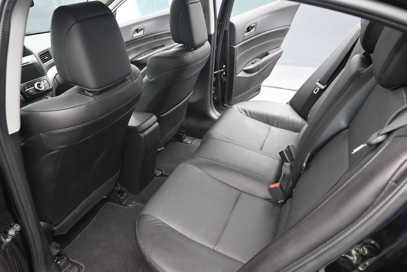 2018 Acura ILX w/Premium Pkg