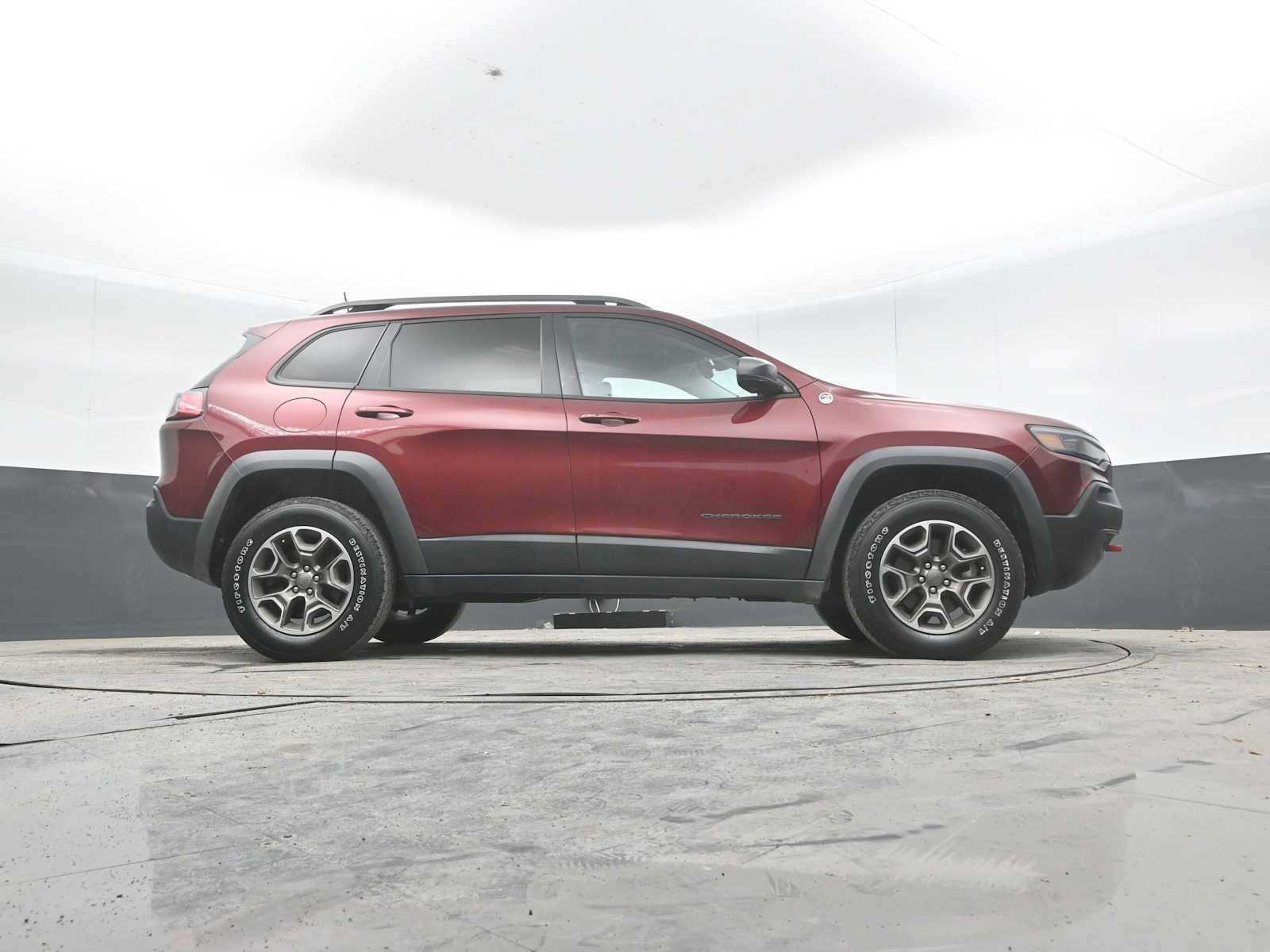 2021 Jeep CHEROKEE Base