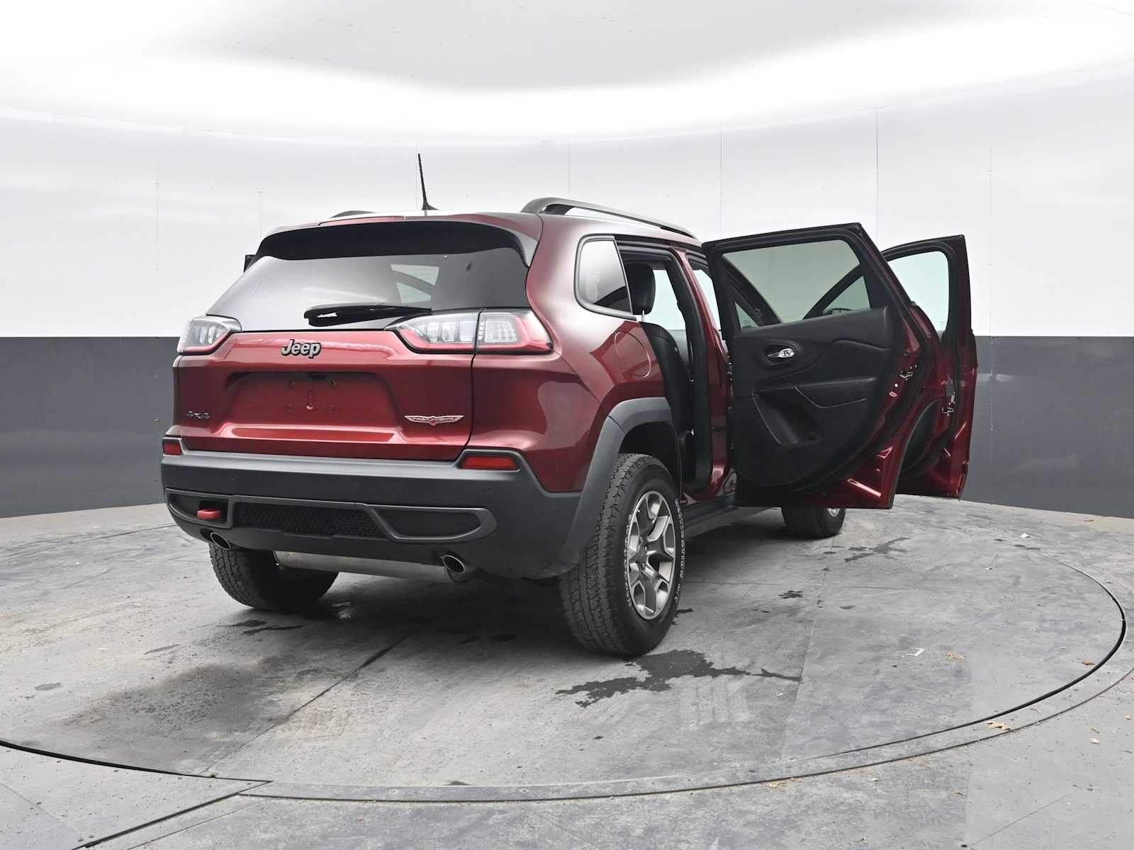2021 Jeep CHEROKEE Base