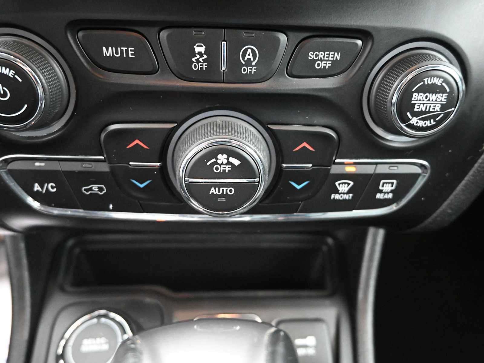 2020 Jeep Cherokee Lux