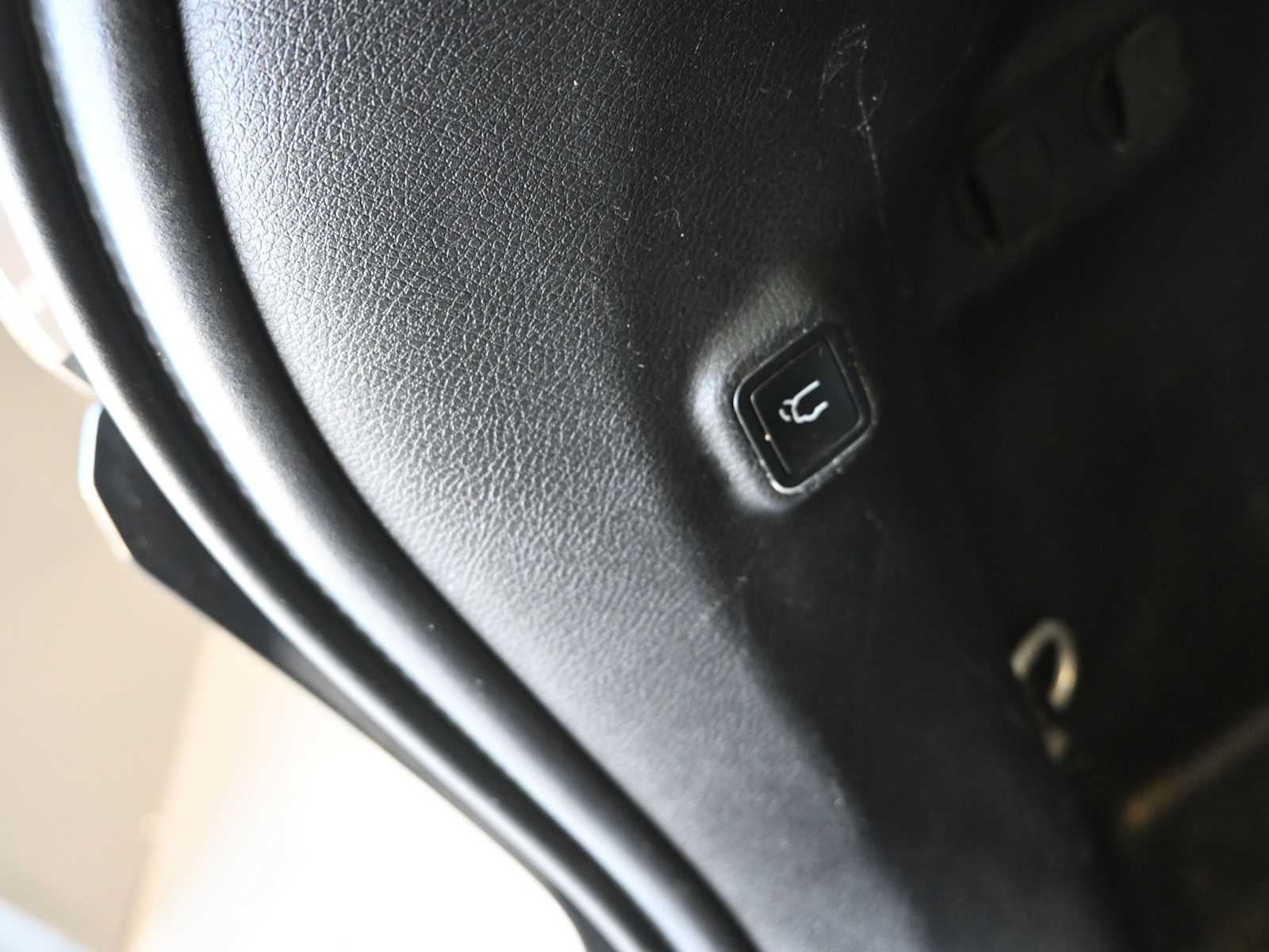 2020 Jeep Cherokee Lux