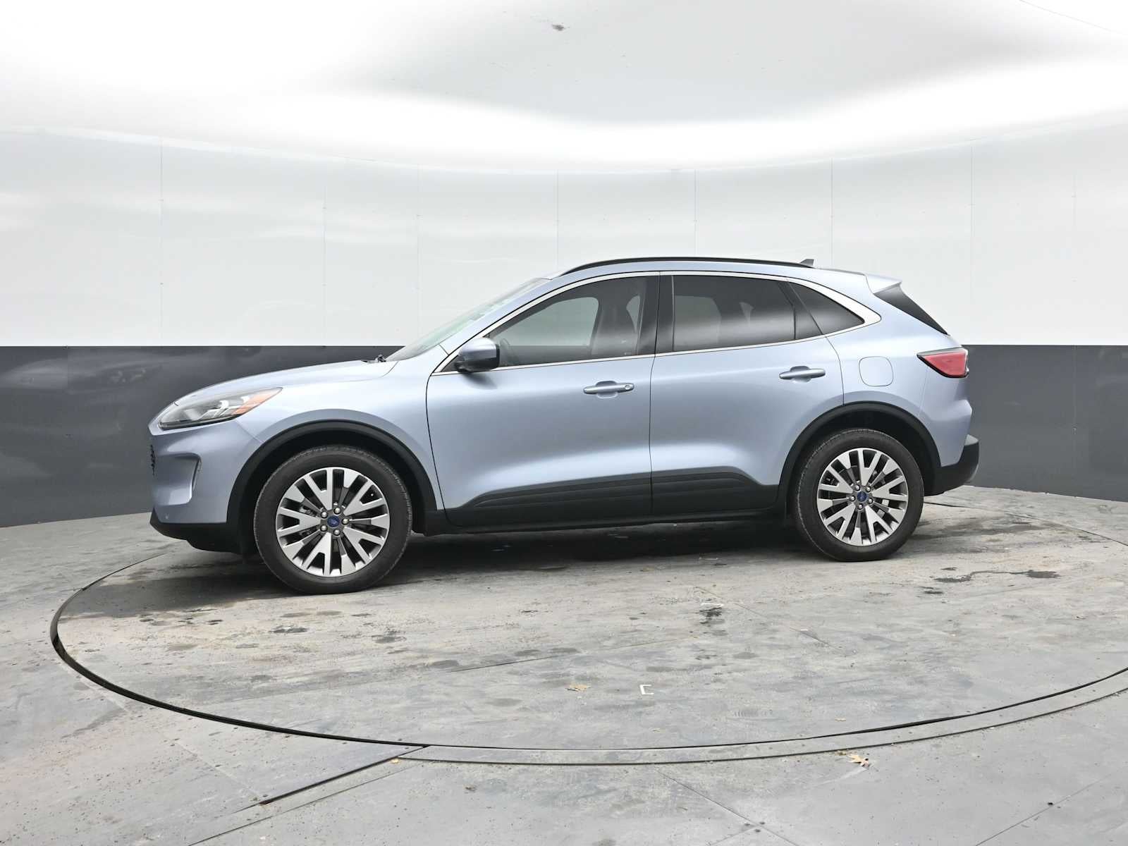 2022 Ford Escape Titanium Hybrid