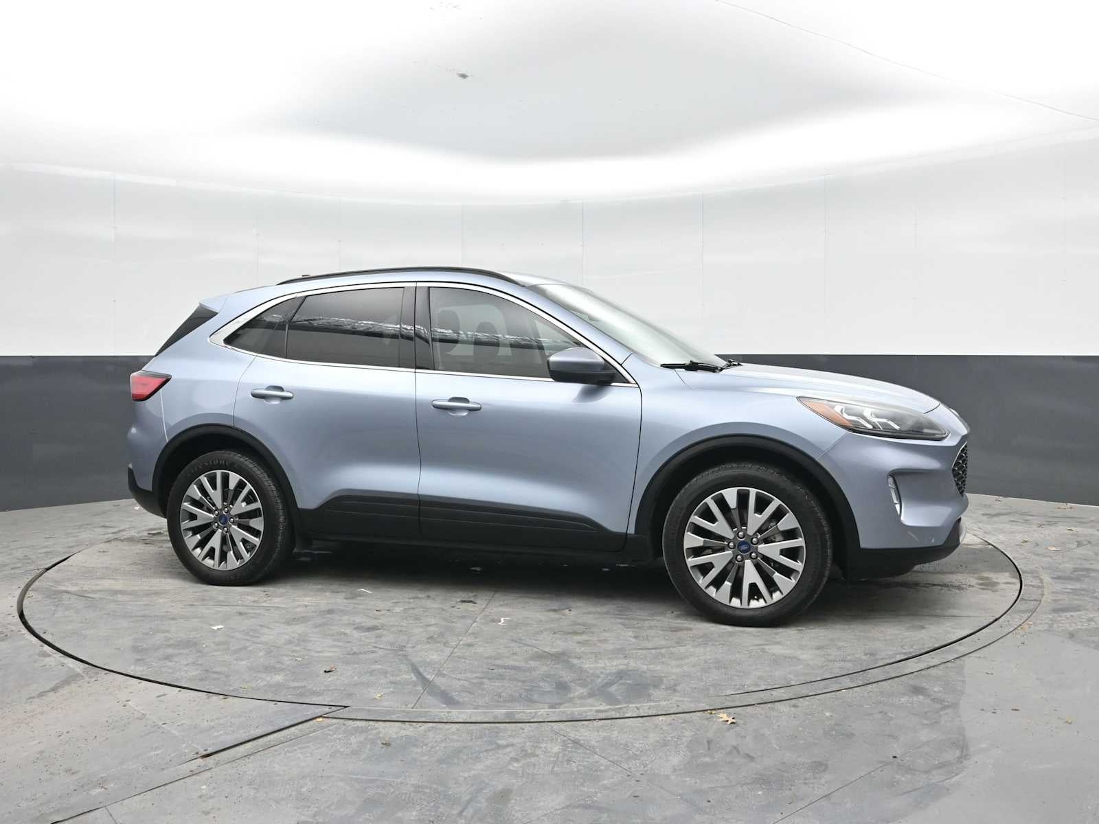 2022 Ford Escape Titanium Hybrid