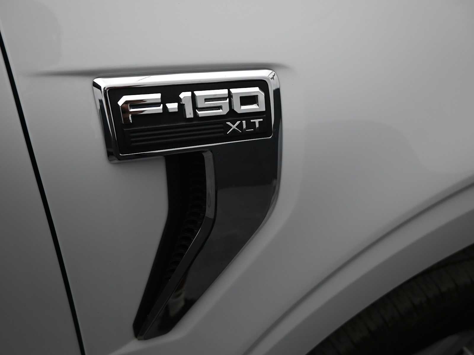 2023 Ford F150 SUPERCREW Base