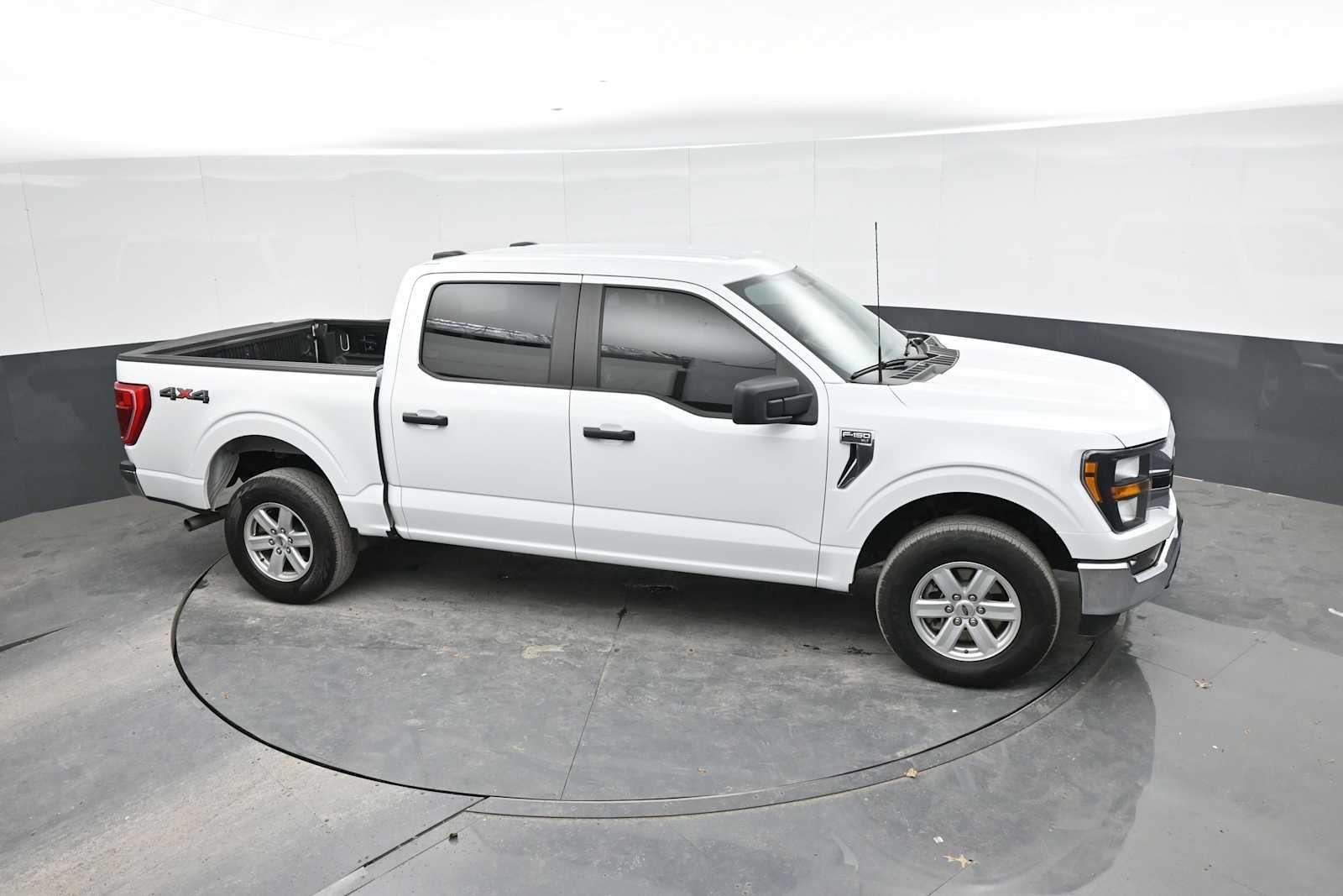 2023 Ford F150 SUPERCREW Base