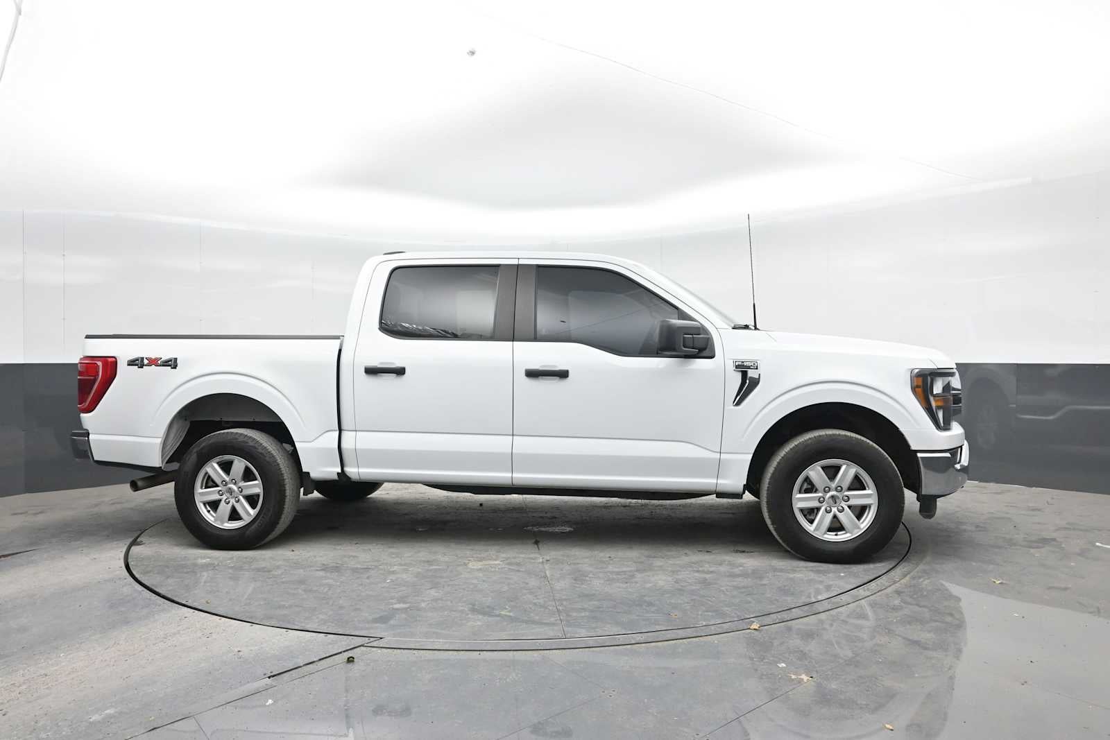 2023 Ford F150 SUPERCREW Base