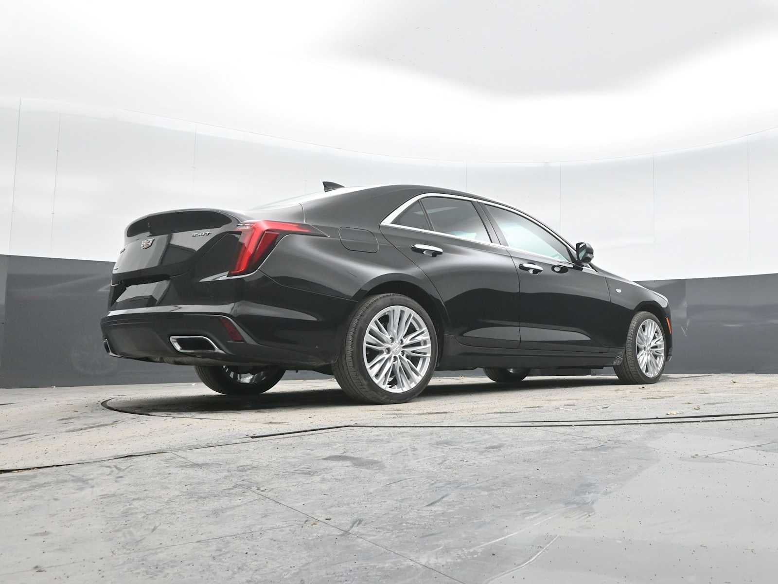 2023 Cadillac CT4 Premium Luxury