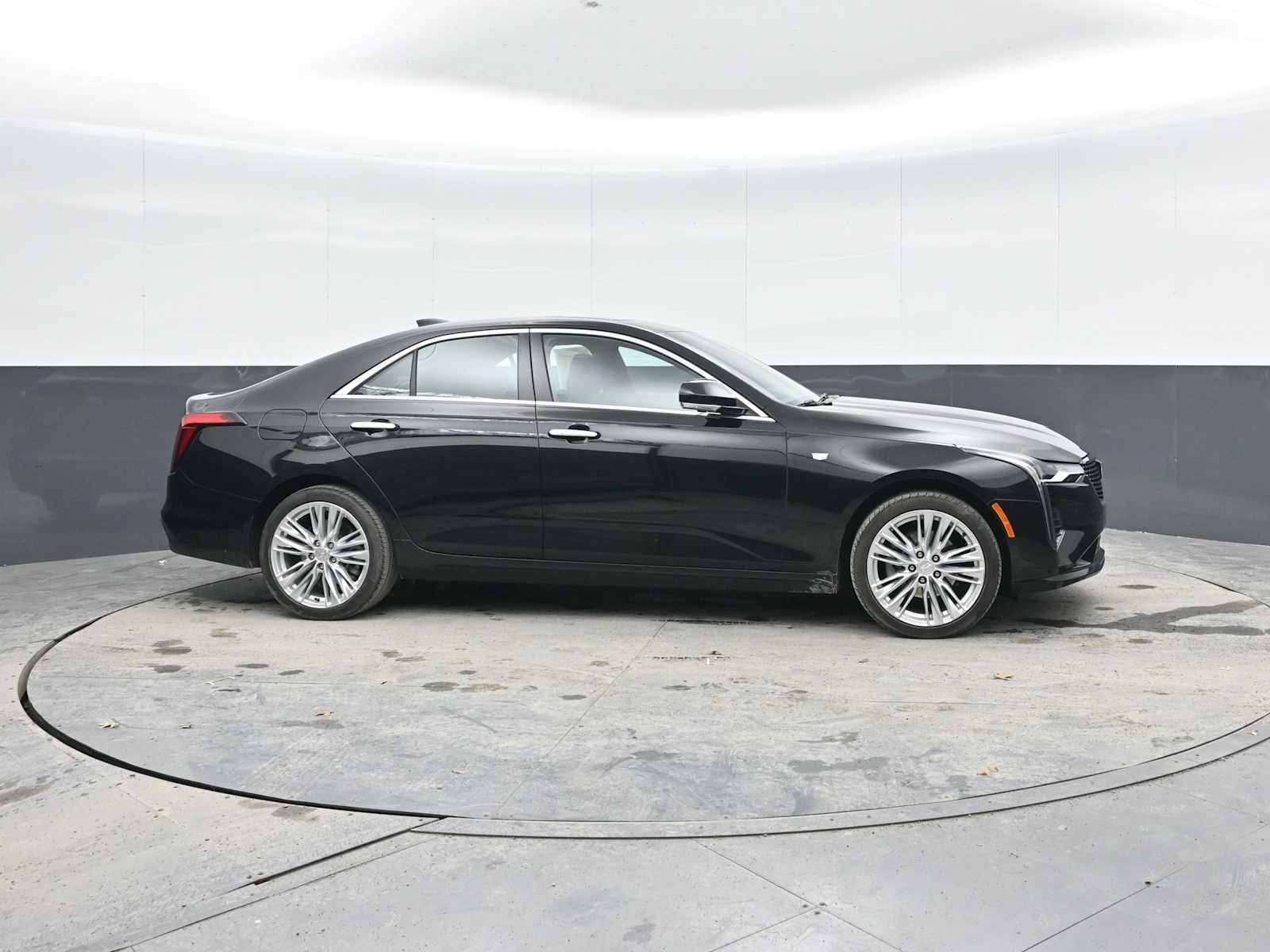 2023 Cadillac CT4 Premium Luxury