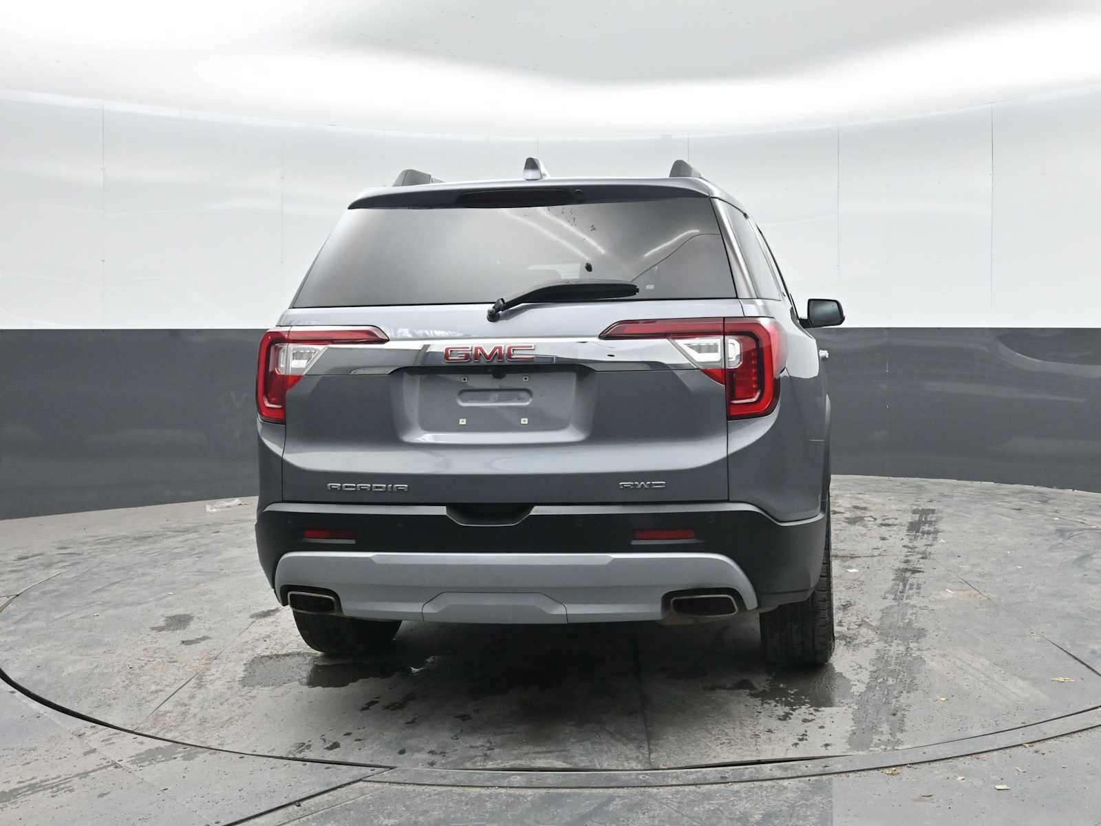 2022 GMC Acadia SLT