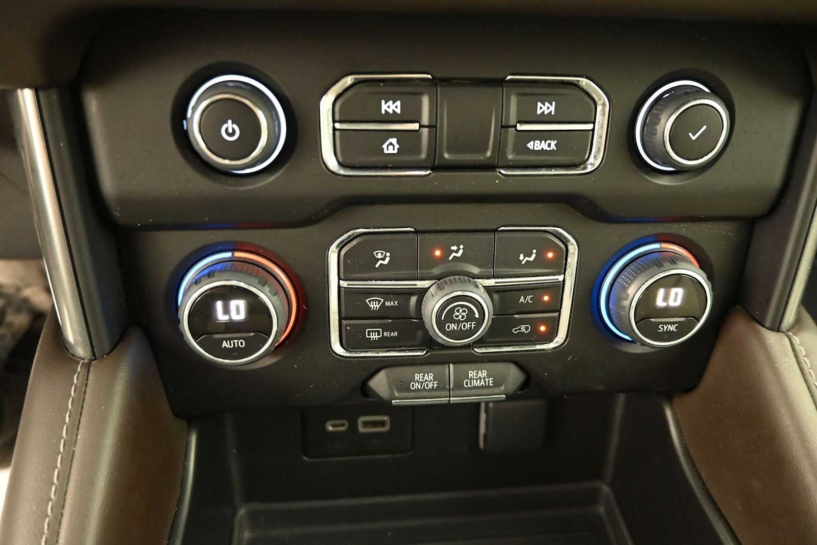 2022 Chevrolet Suburban LS