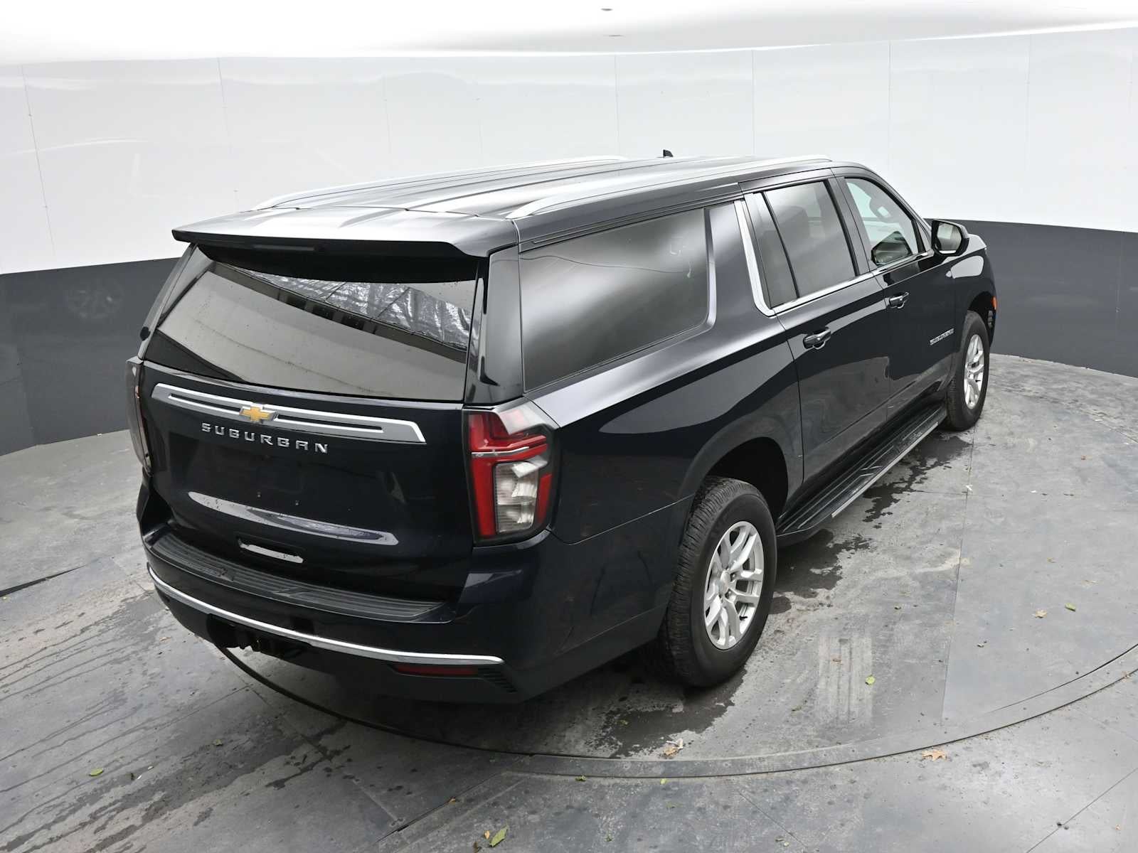 2022 Chevrolet Suburban LS