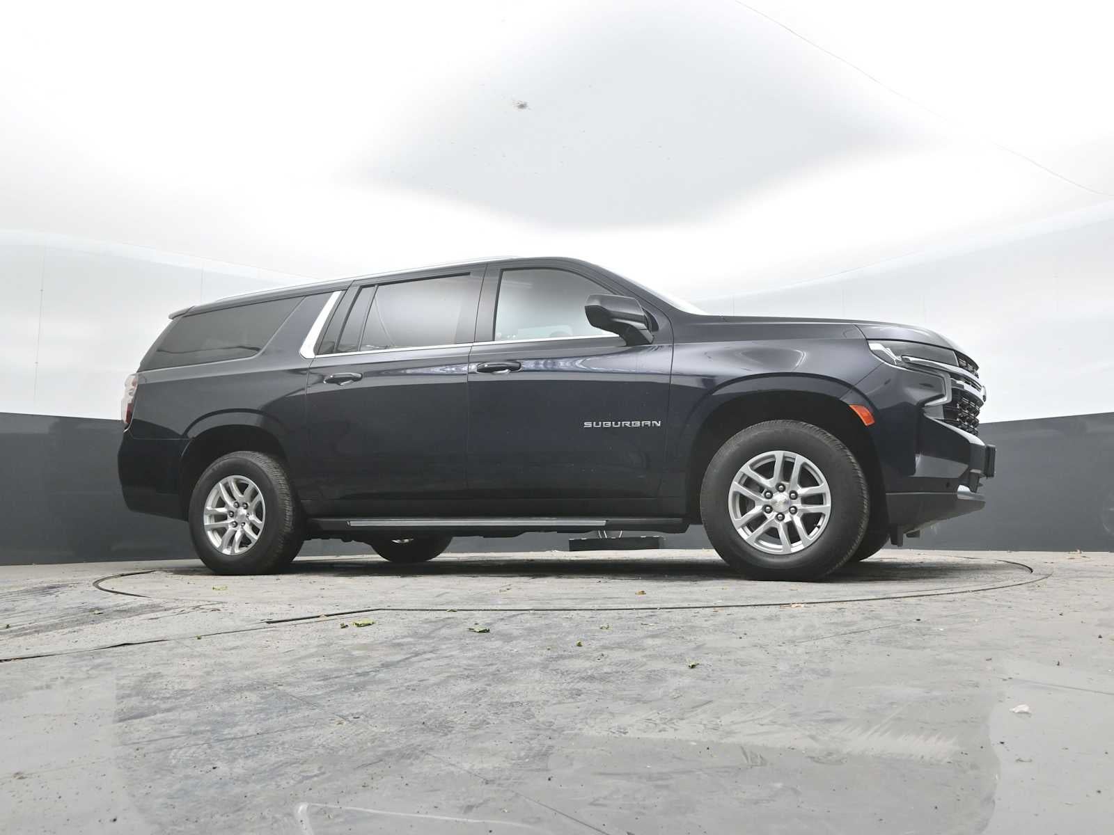 2022 Chevrolet Suburban LS