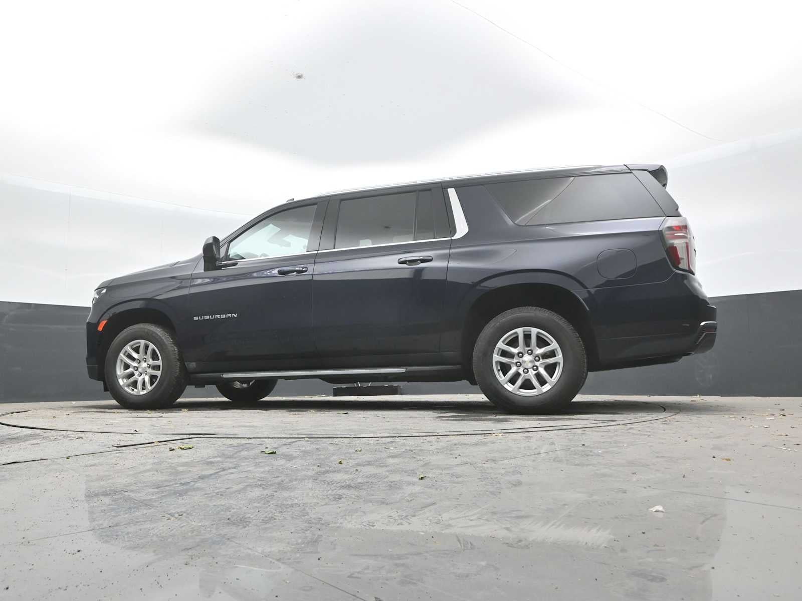 2022 Chevrolet Suburban LS