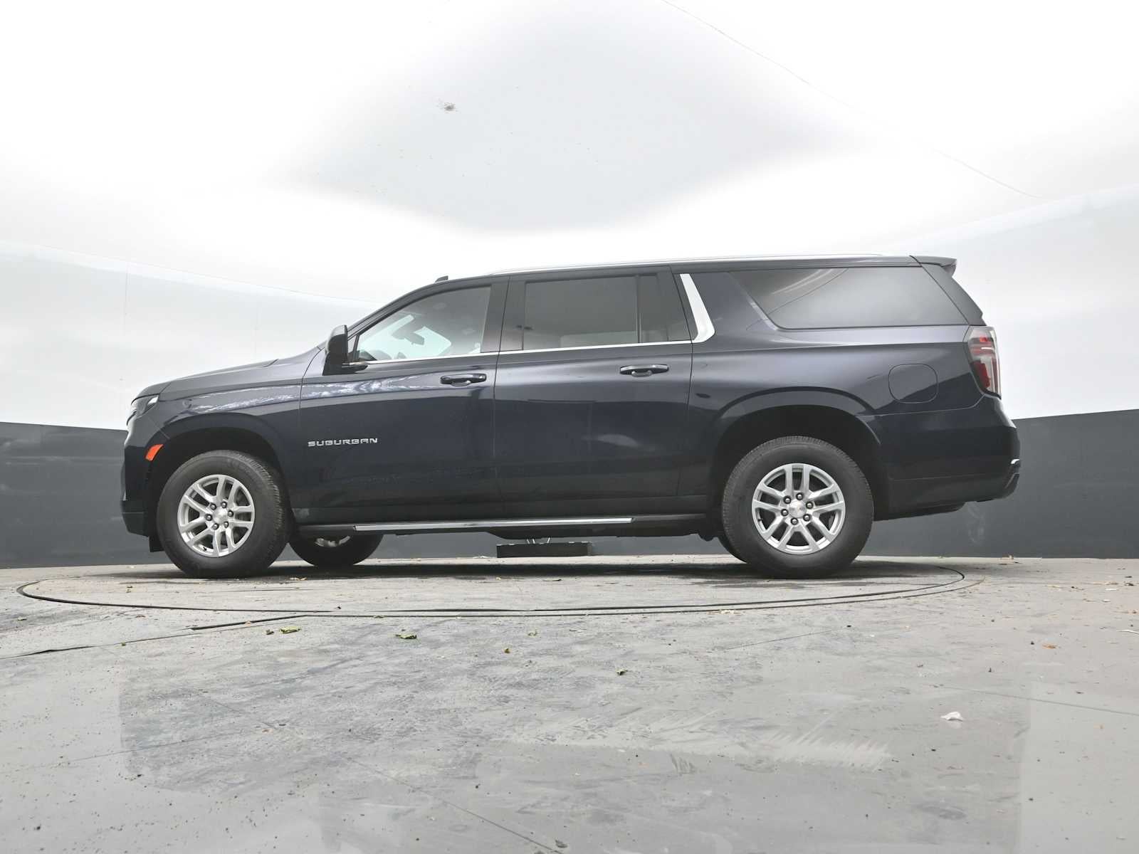 2022 Chevrolet Suburban LS