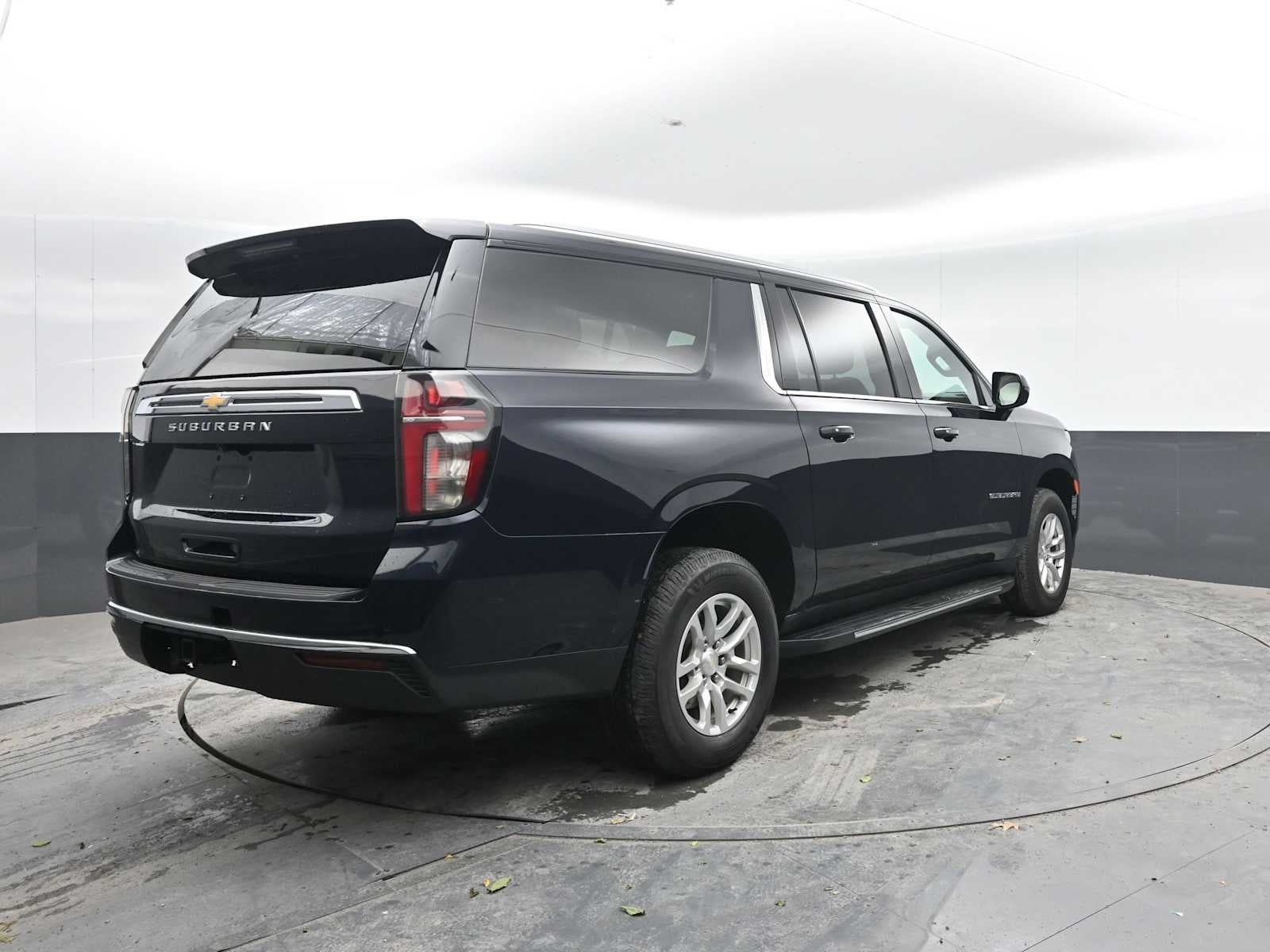 2022 Chevrolet Suburban LS