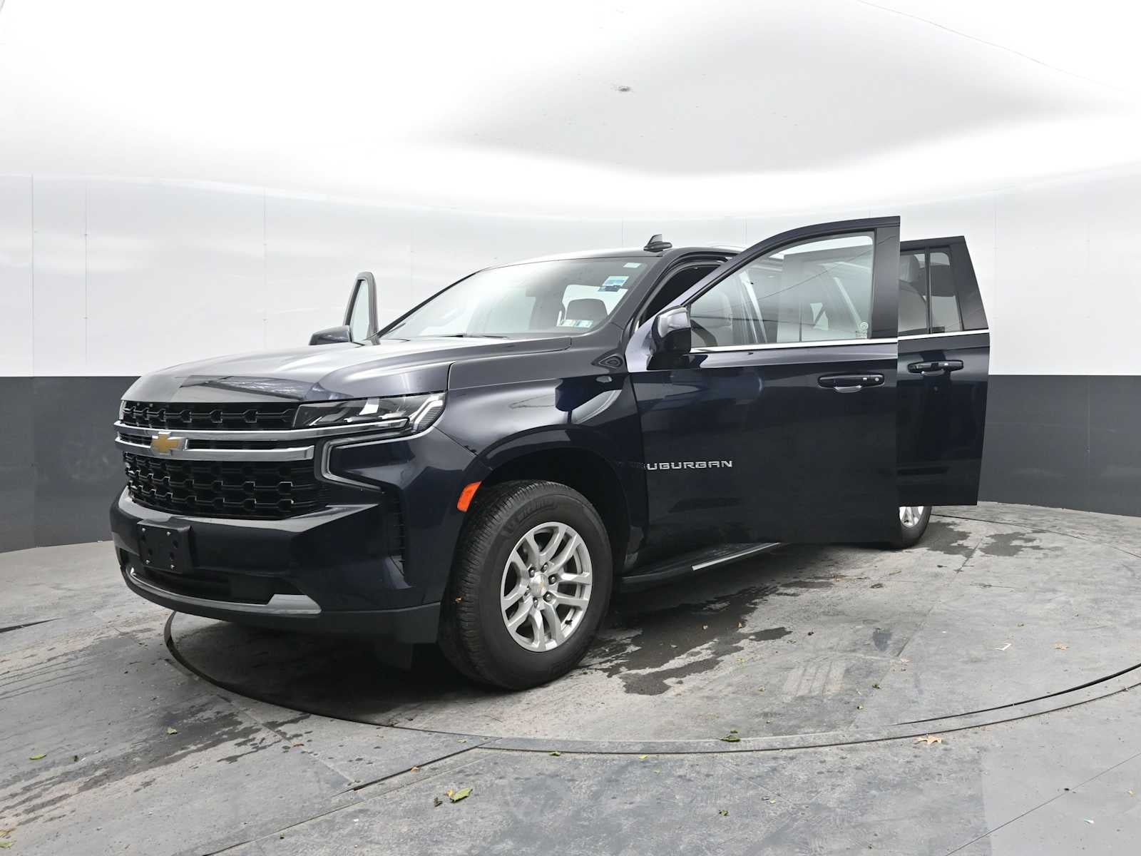 2022 Chevrolet Suburban LS