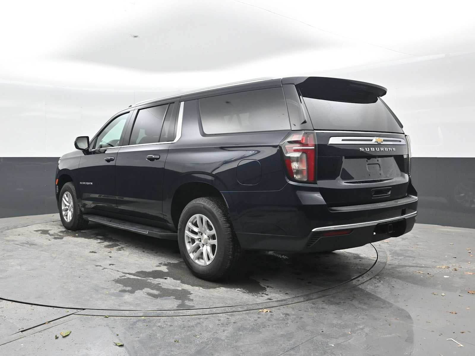 2022 Chevrolet Suburban LS