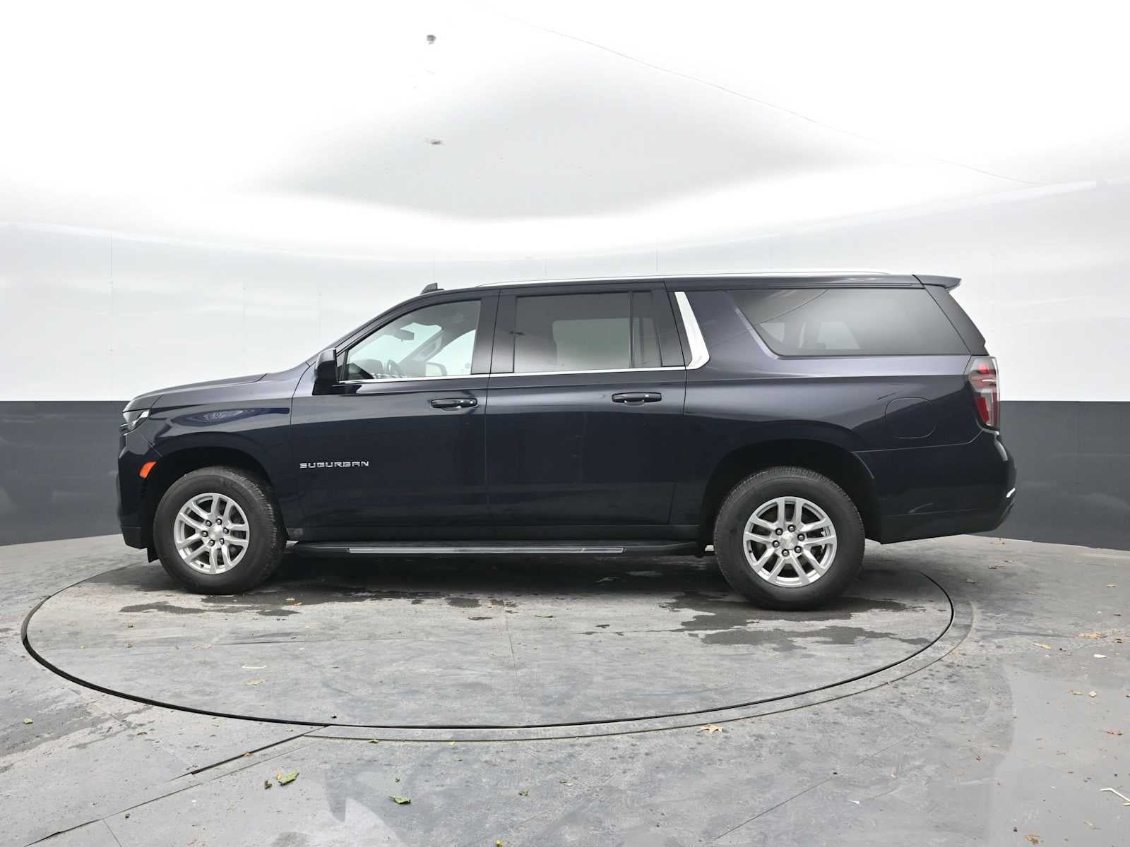 2022 Chevrolet Suburban LS