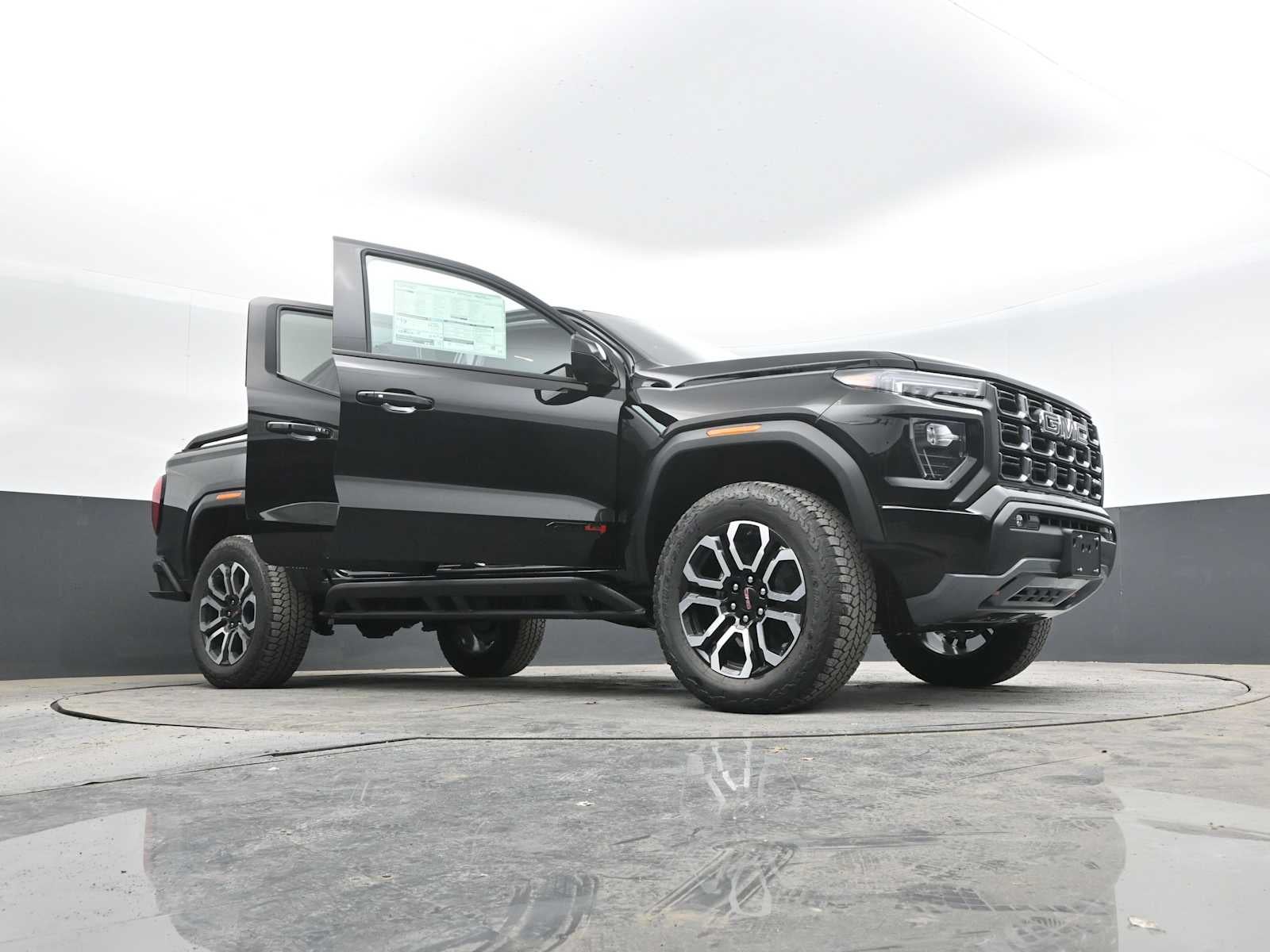 2025 GMC Canyon AT4