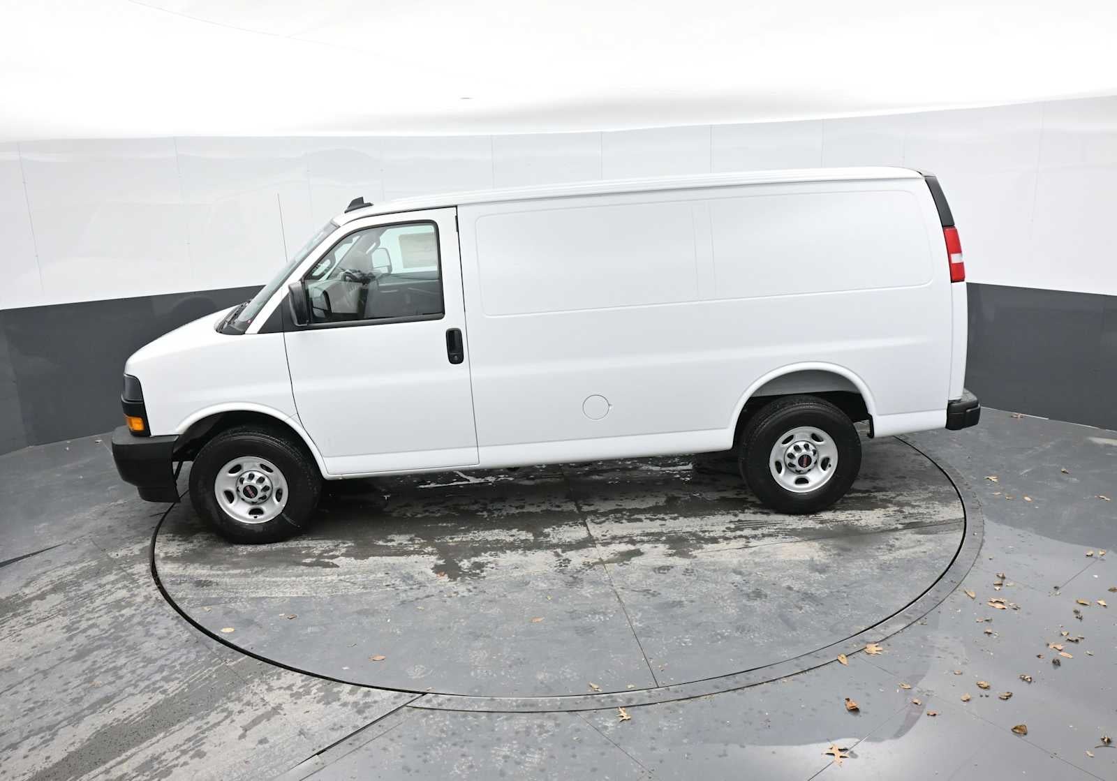 2025 GMC Savana Cargo 2500 Work Van