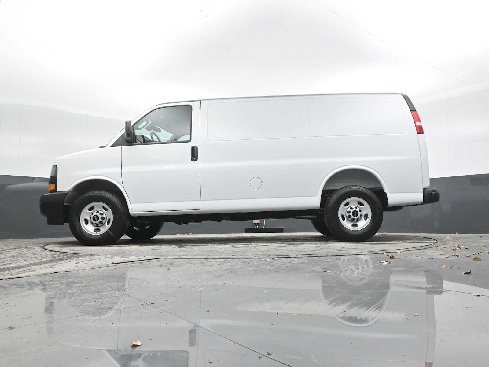 2025 GMC Savana Cargo 2500 Work Van