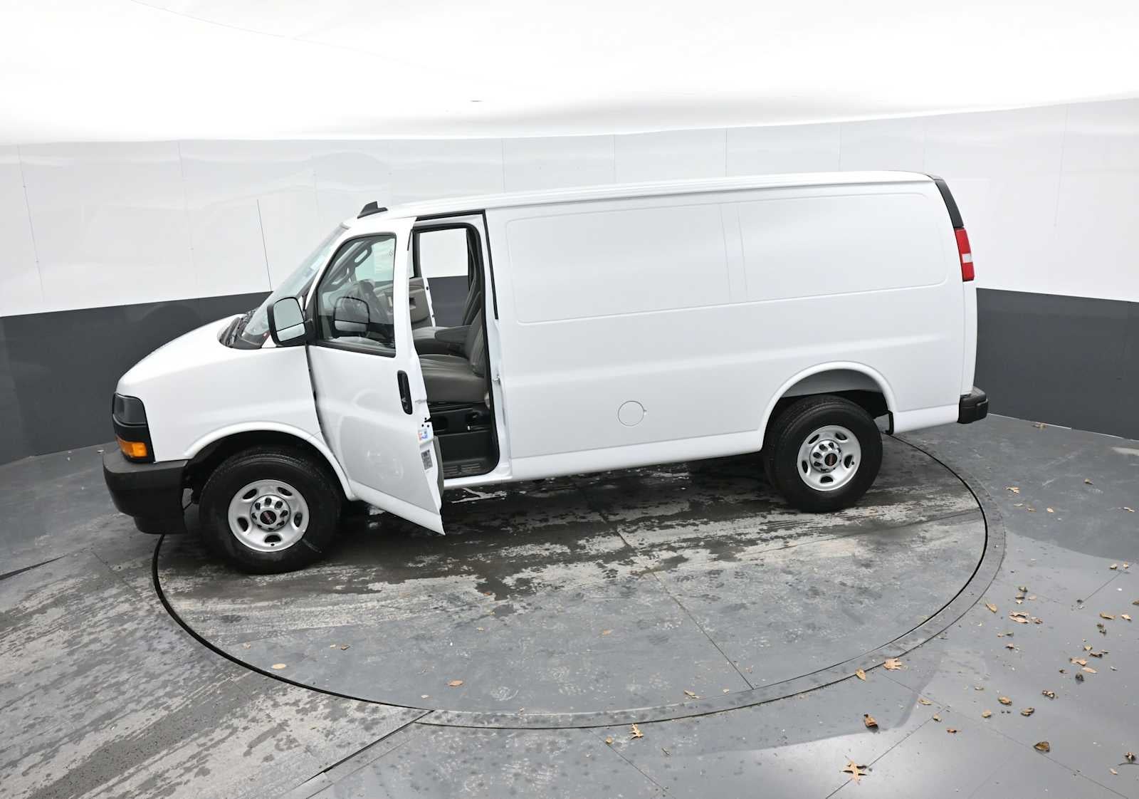 2025 GMC Savana Cargo 2500 Work Van