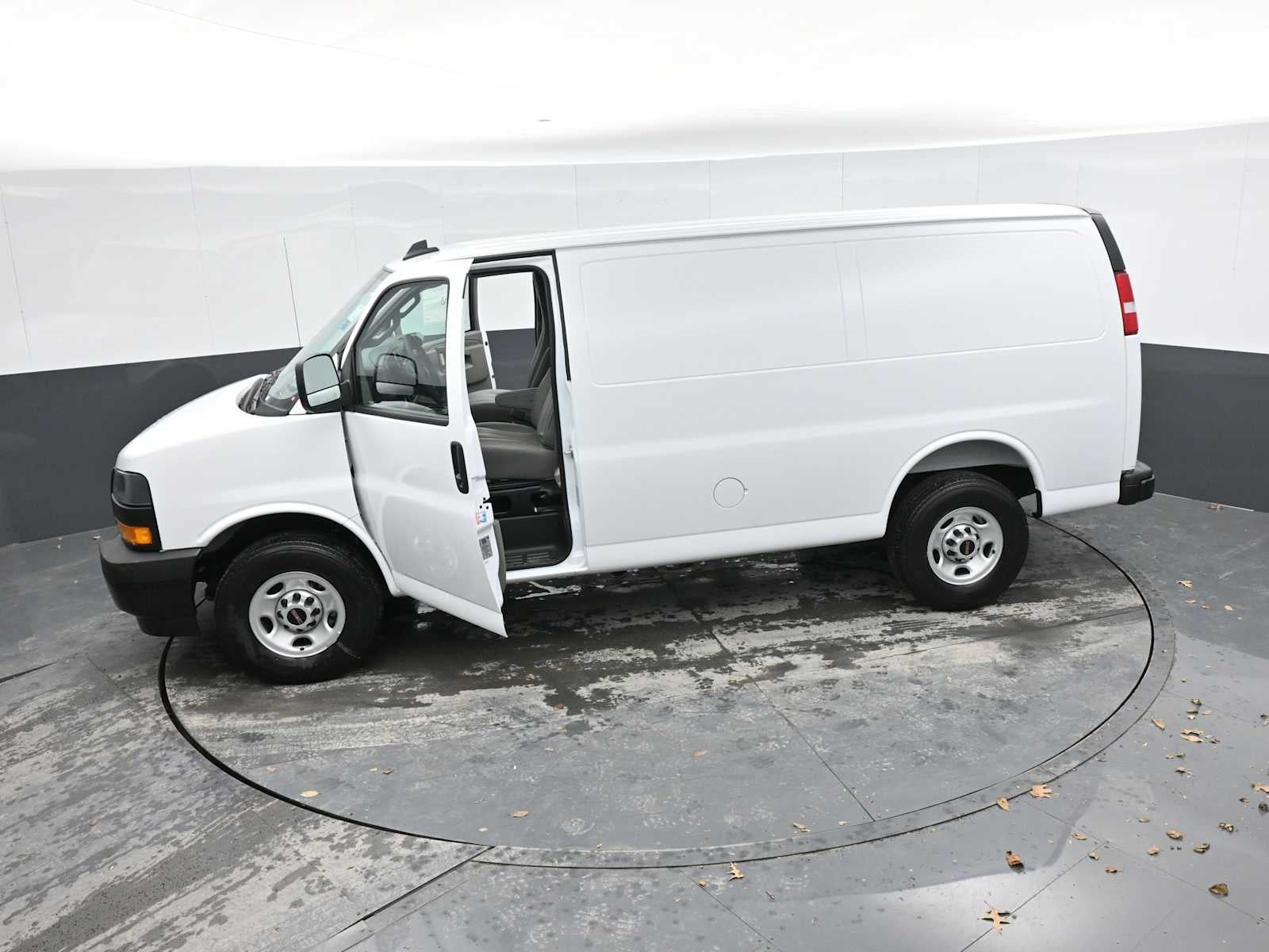 2025 GMC Savana Cargo Work Van