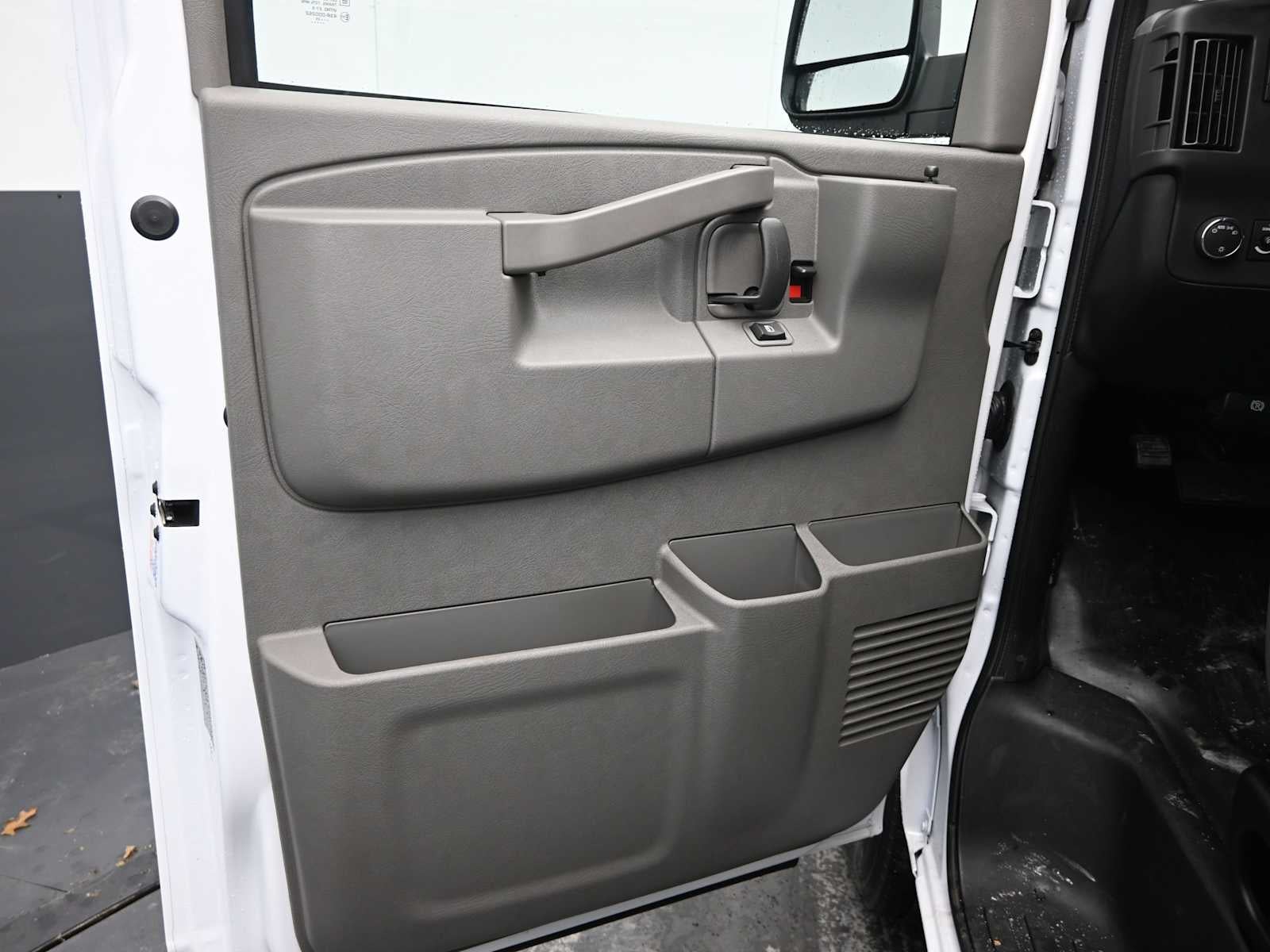 2025 GMC Savana Cargo 2500 Work Van
