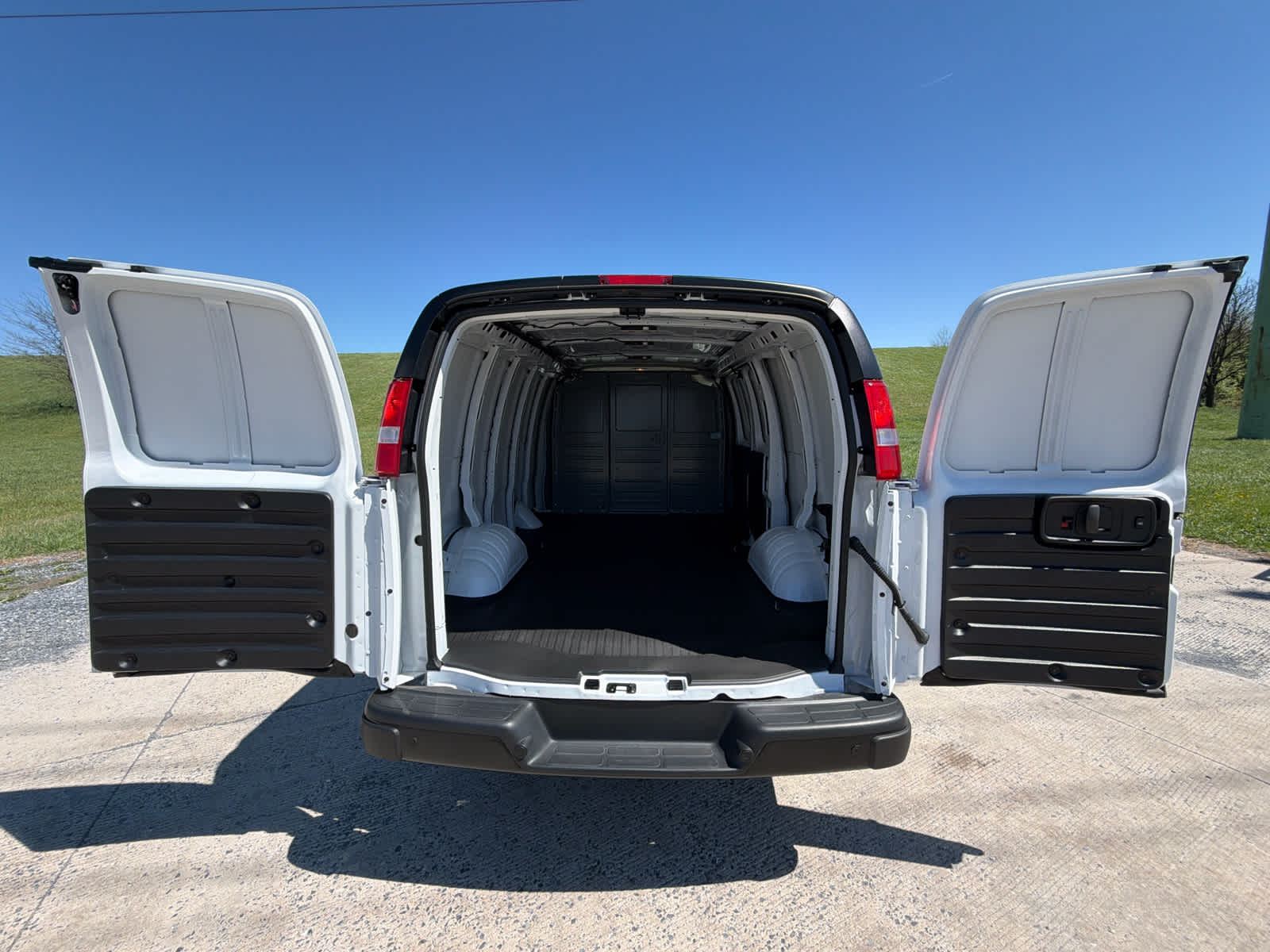 2025 GMC Savana Cargo Work Van