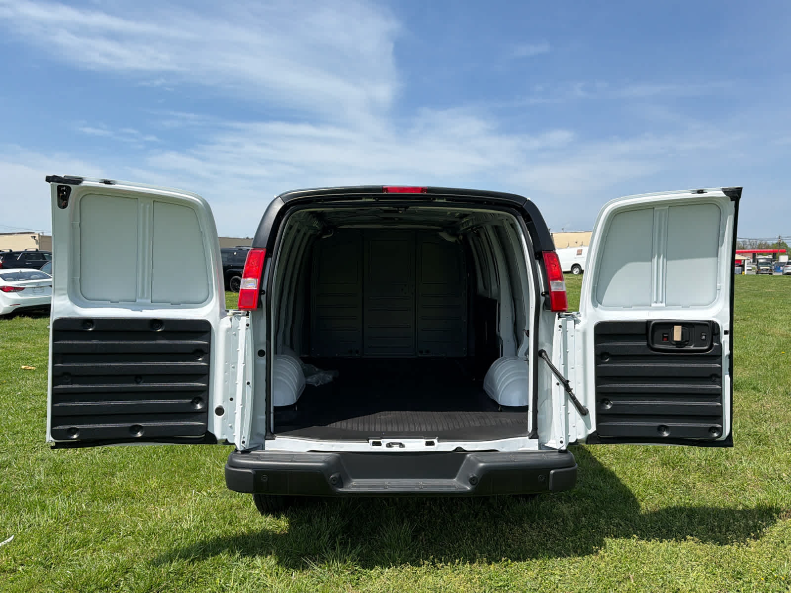 2025 GMC Savana Cargo Work Van