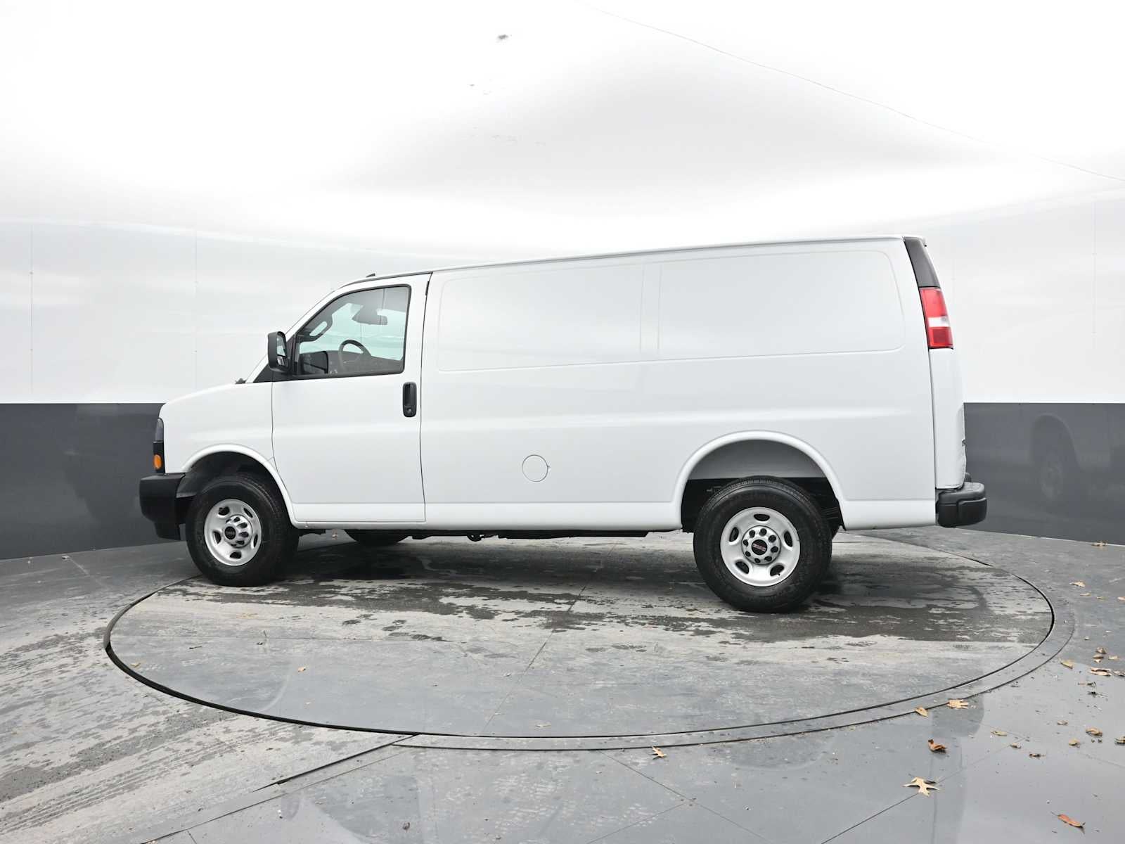 2025 GMC Savana Cargo 2500 Work Van