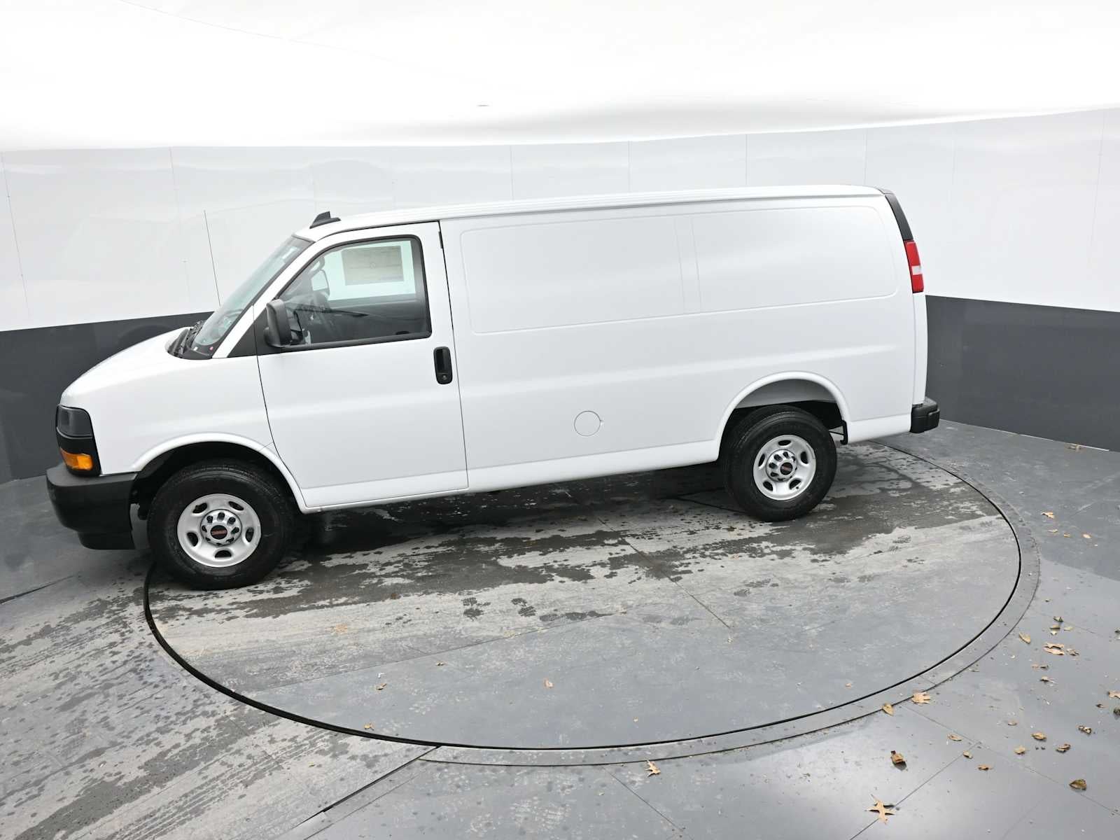 2025 GMC Savana Cargo 2500 Work Van