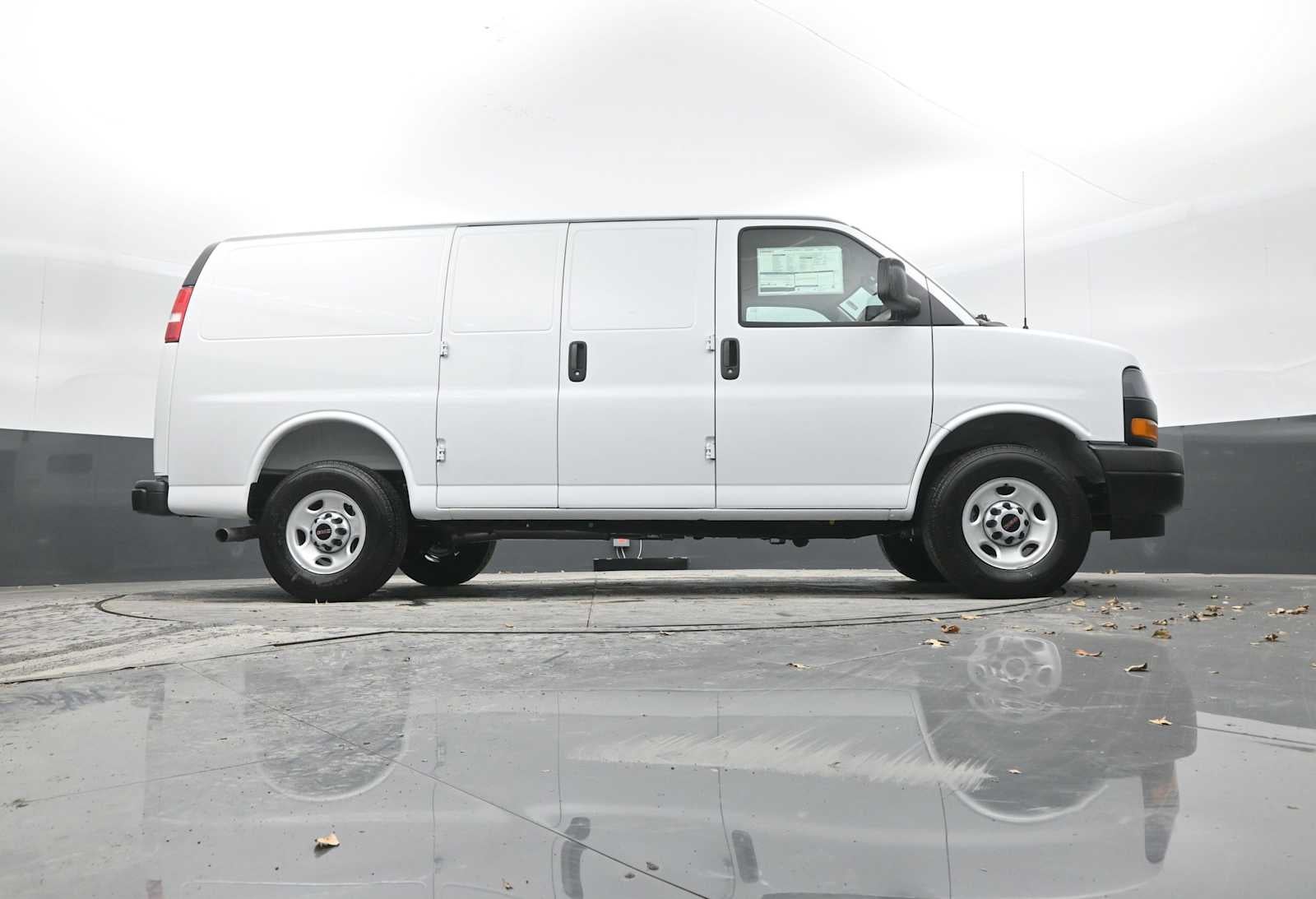 2025 GMC Savana Cargo 2500 Work Van