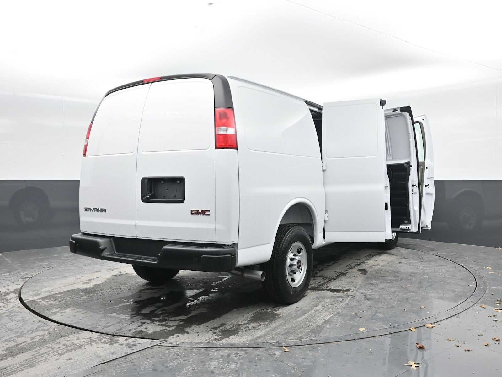 2025 GMC Savana Cargo 2500 Work Van