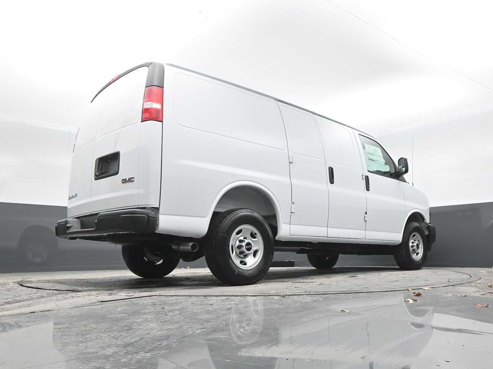 2025 GMC Savana Cargo Work Van