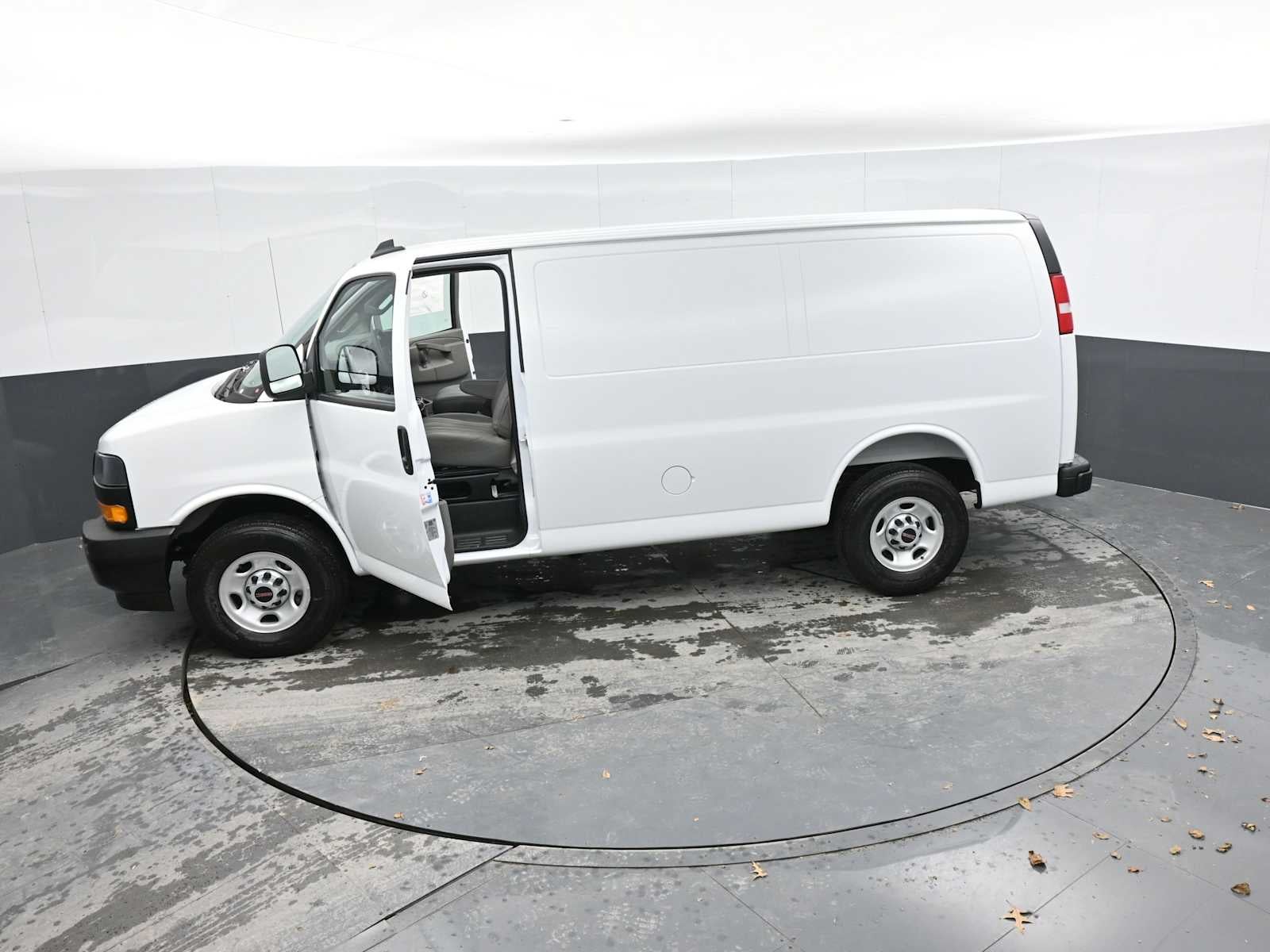 2025 GMC Savana Cargo Work Van