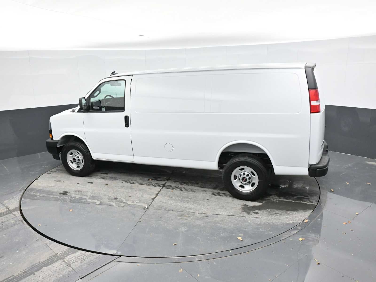 2025 GMC Savana Cargo 2500 Work Van