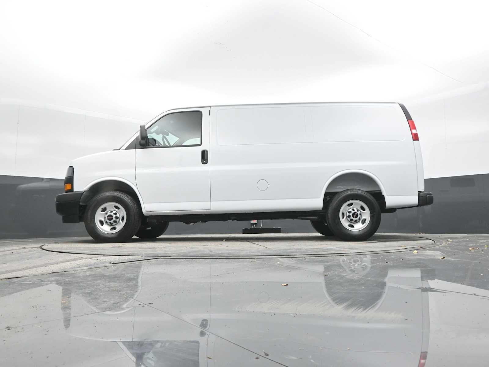 2025 GMC Savana Cargo 2500 Work Van