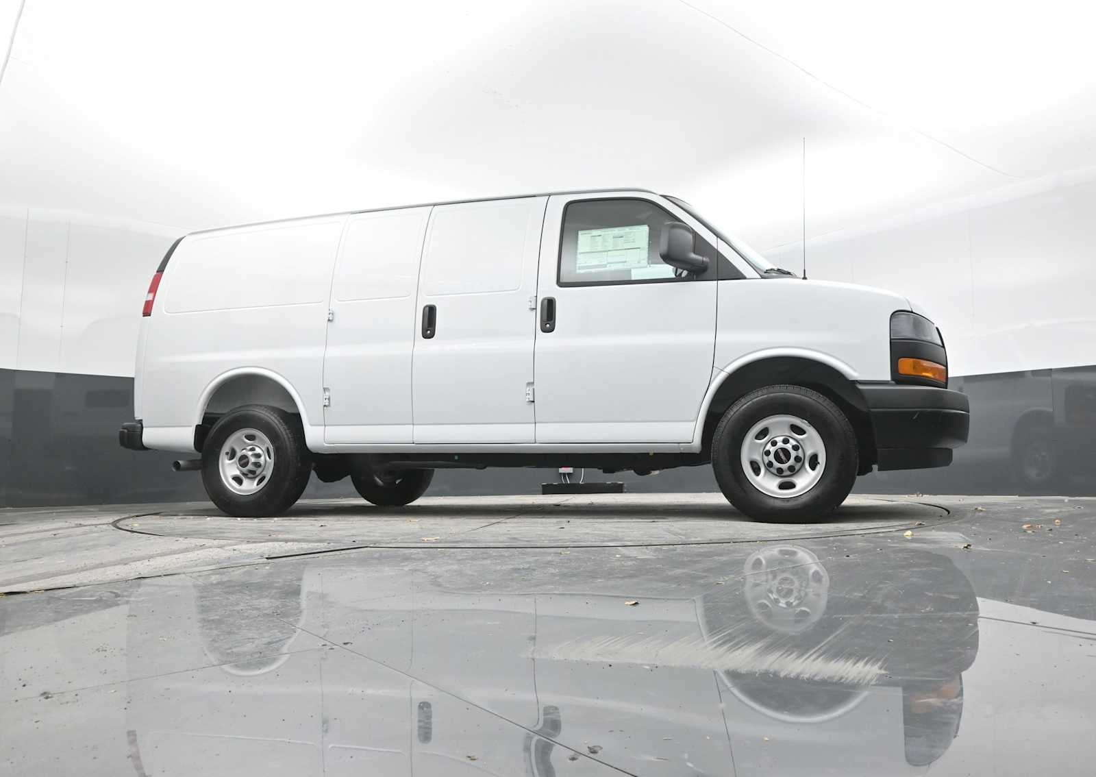 2025 GMC Savana Cargo 2500 Work Van