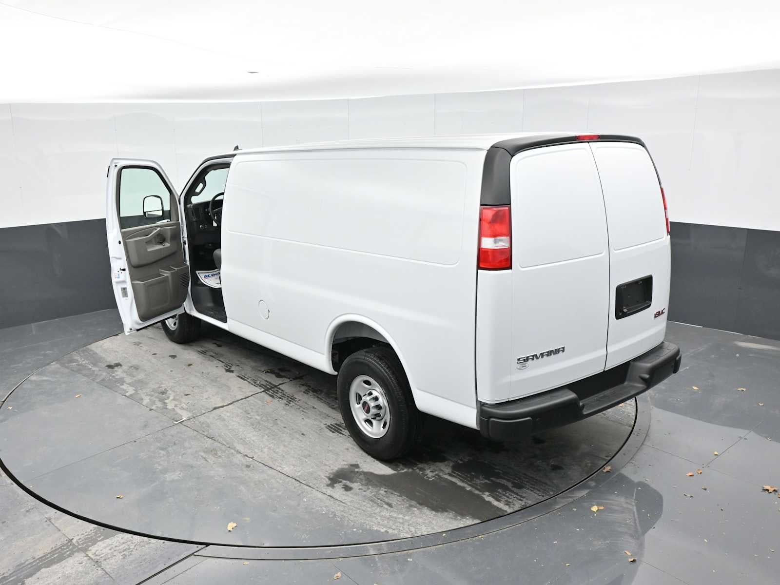 2025 GMC Savana Cargo 2500 Work Van