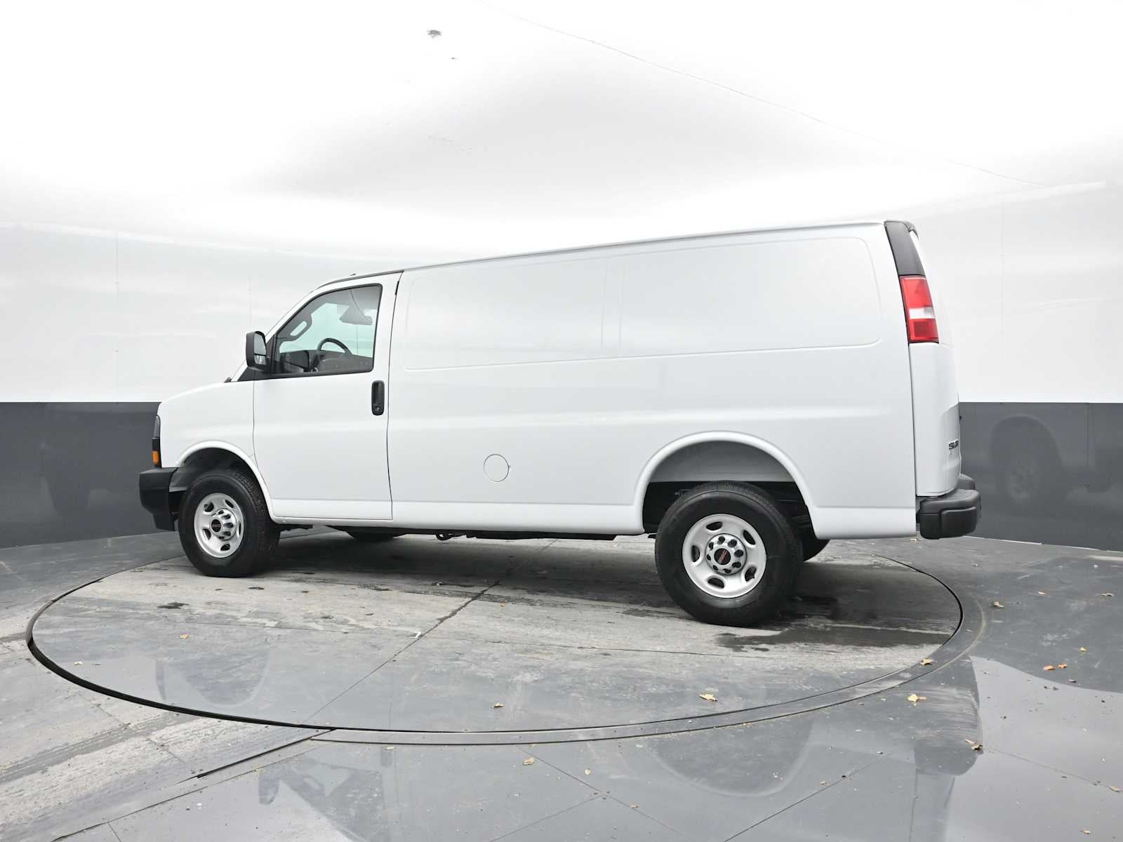 2025 GMC Savana Cargo 2500 Work Van