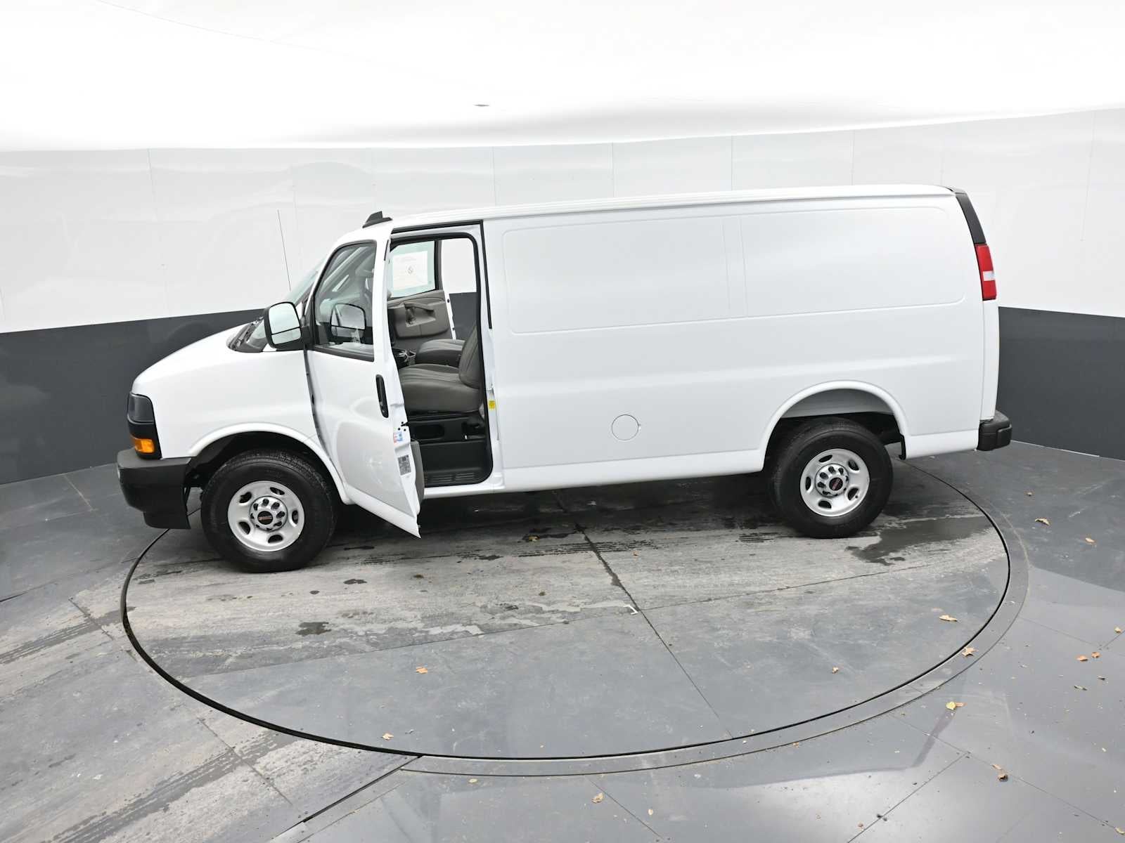 2025 GMC Savana Cargo Work Van