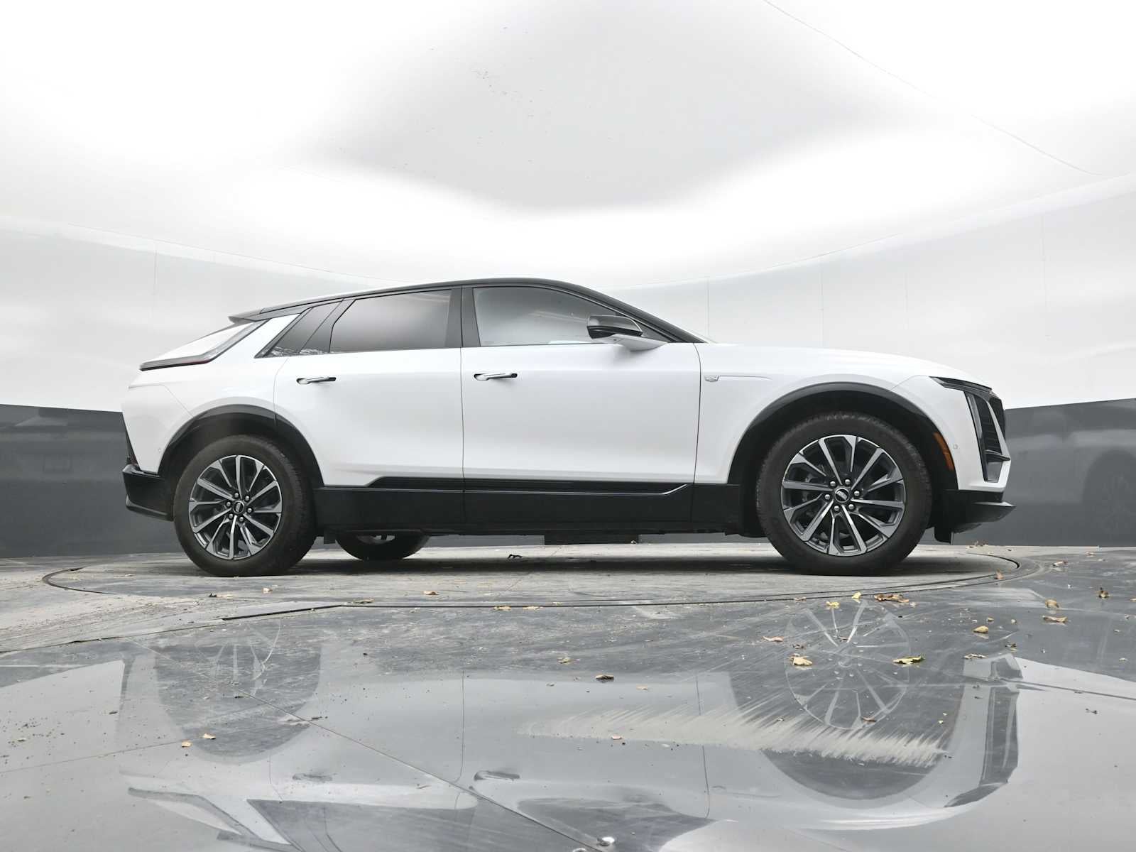 2025 Cadillac LYRIQ Sport 1