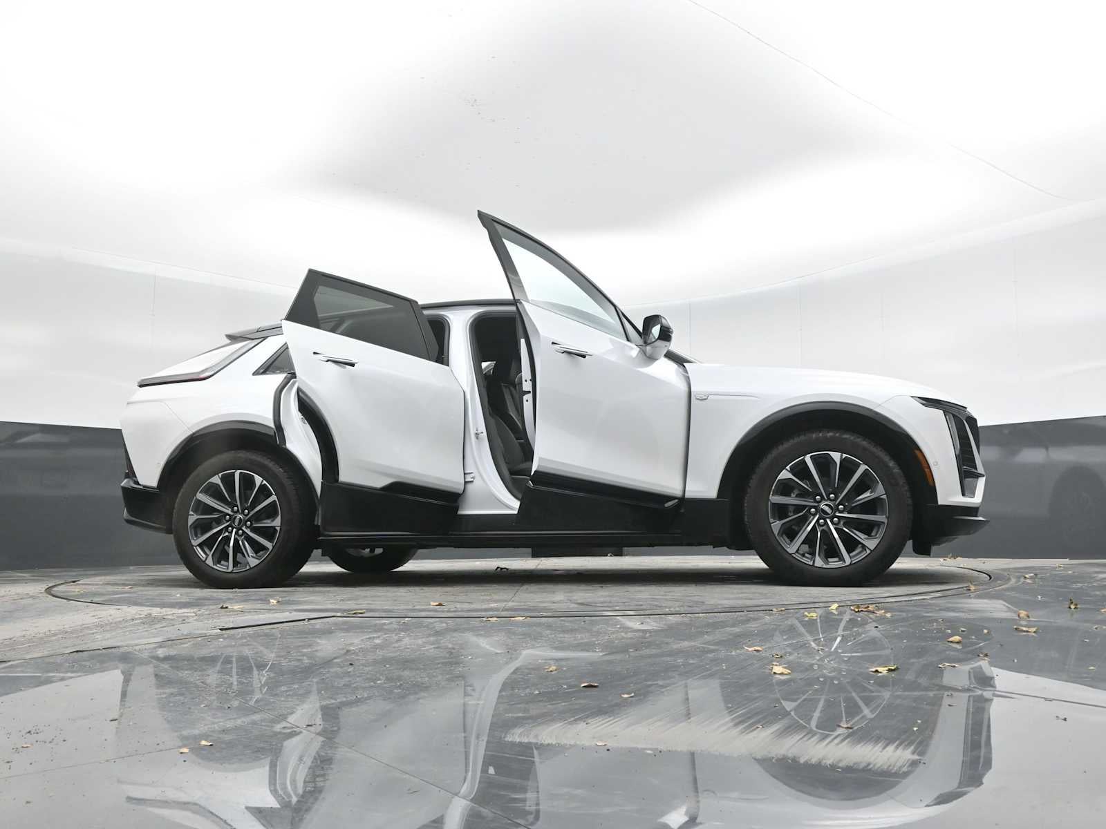 2025 Cadillac LYRIQ Sport 1