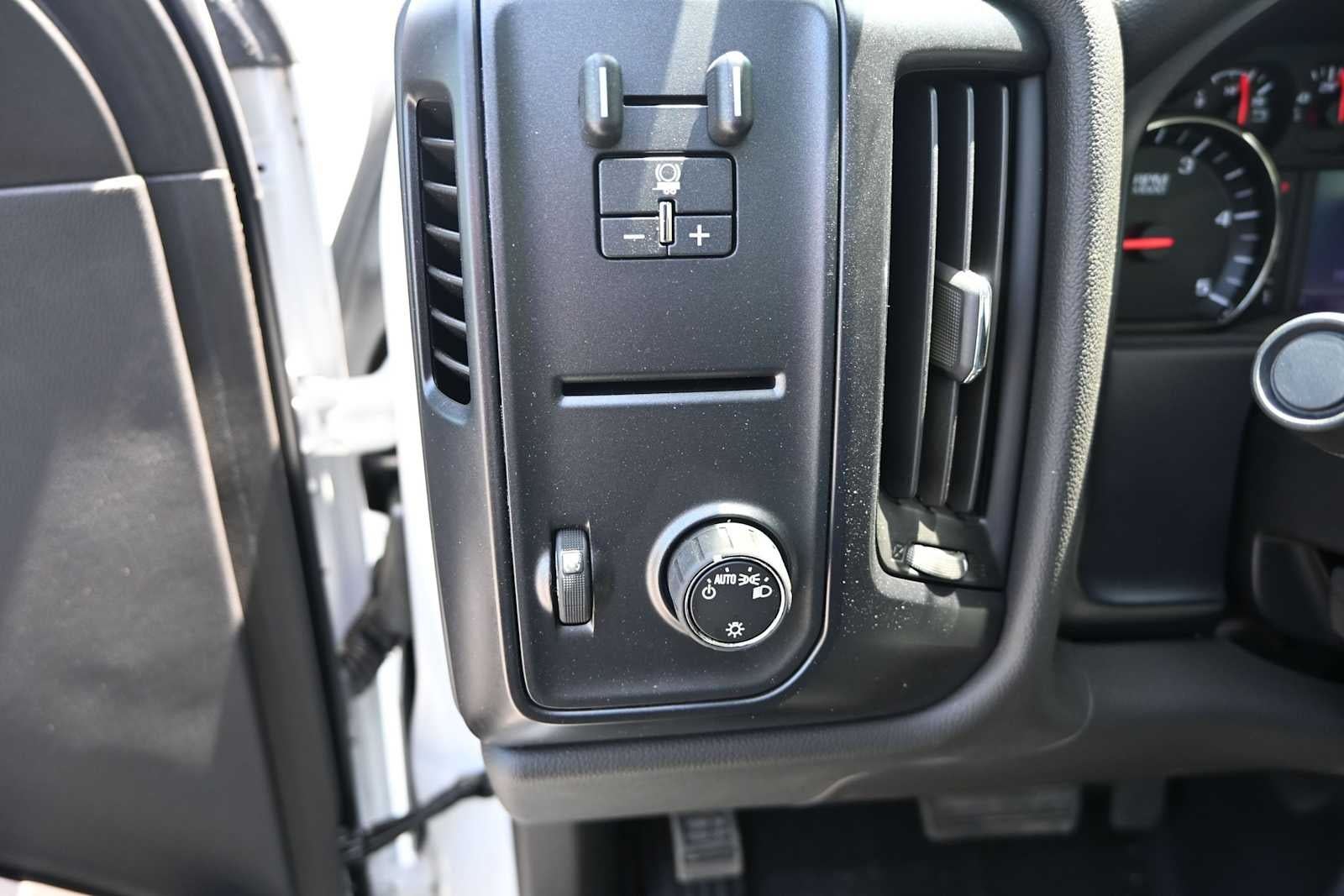 2023 Chevrolet Silverado 5500 HD Work Truck