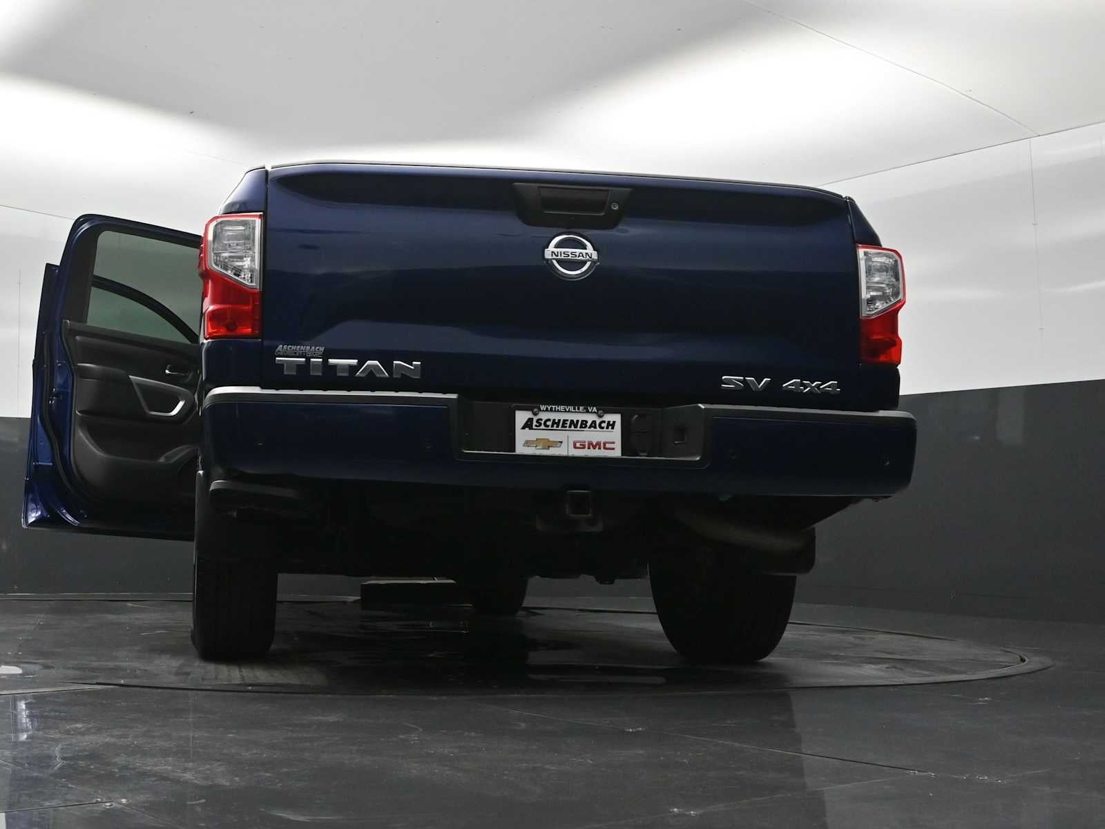 2021 Nissan Titan SV