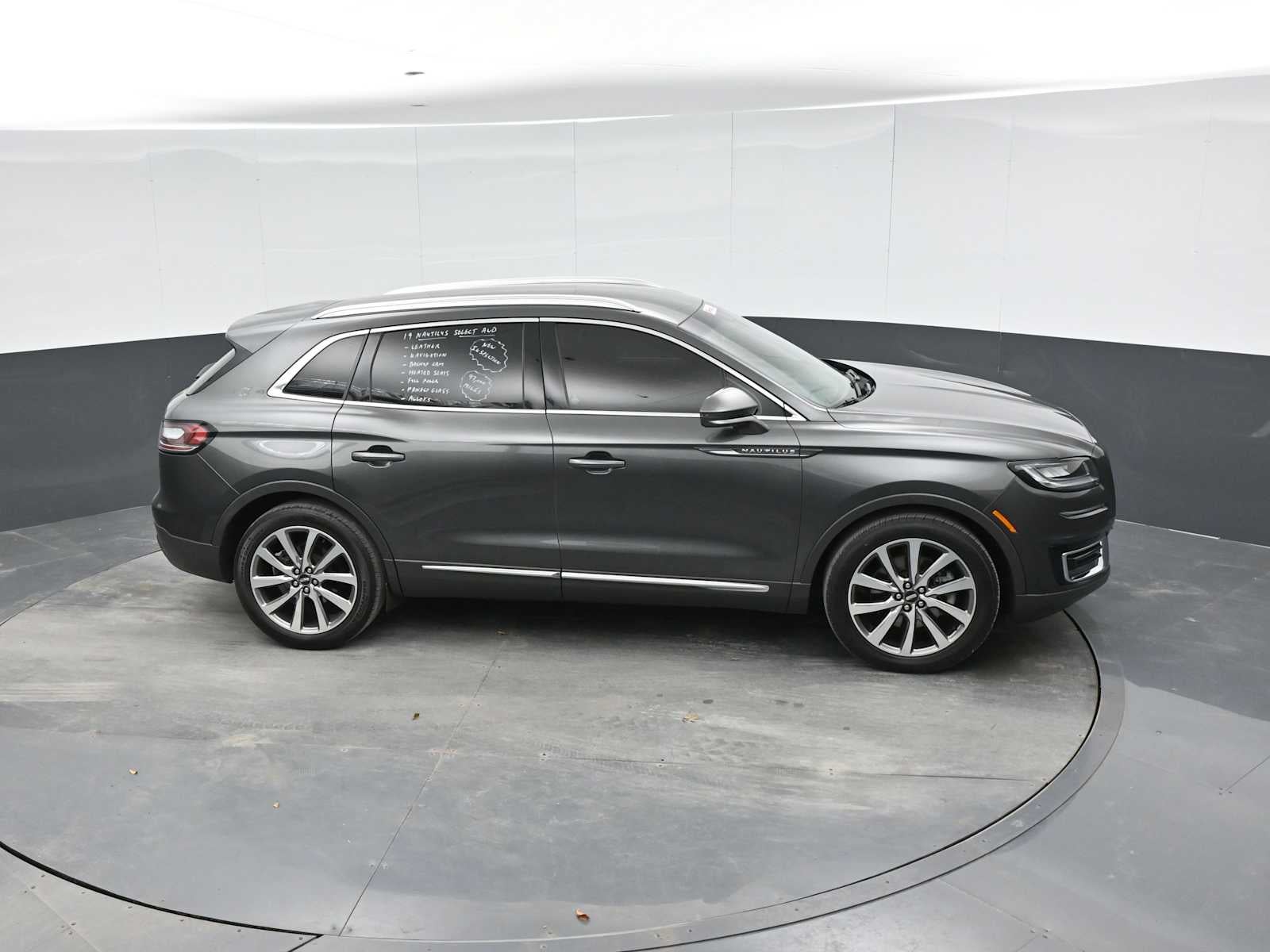 2019 Lincoln Nautilus Select