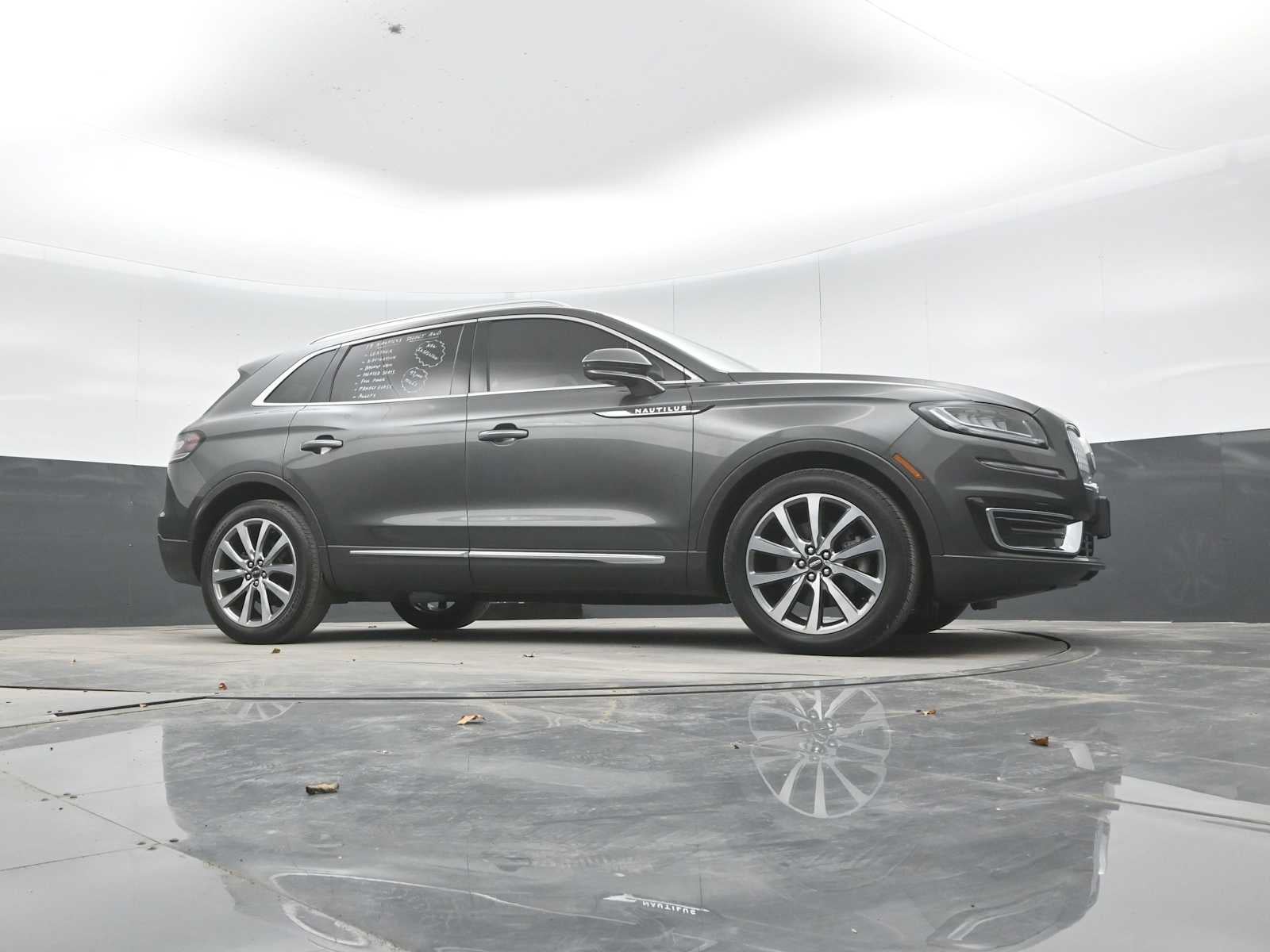 2019 Lincoln Nautilus Select