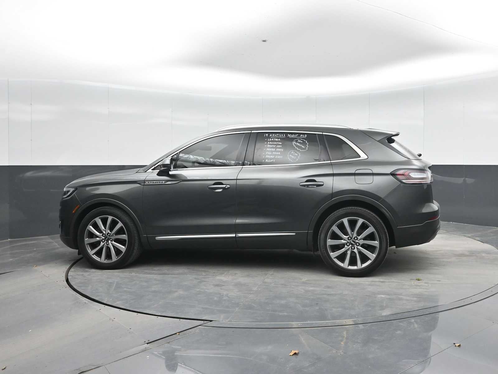 2019 Lincoln Nautilus Select