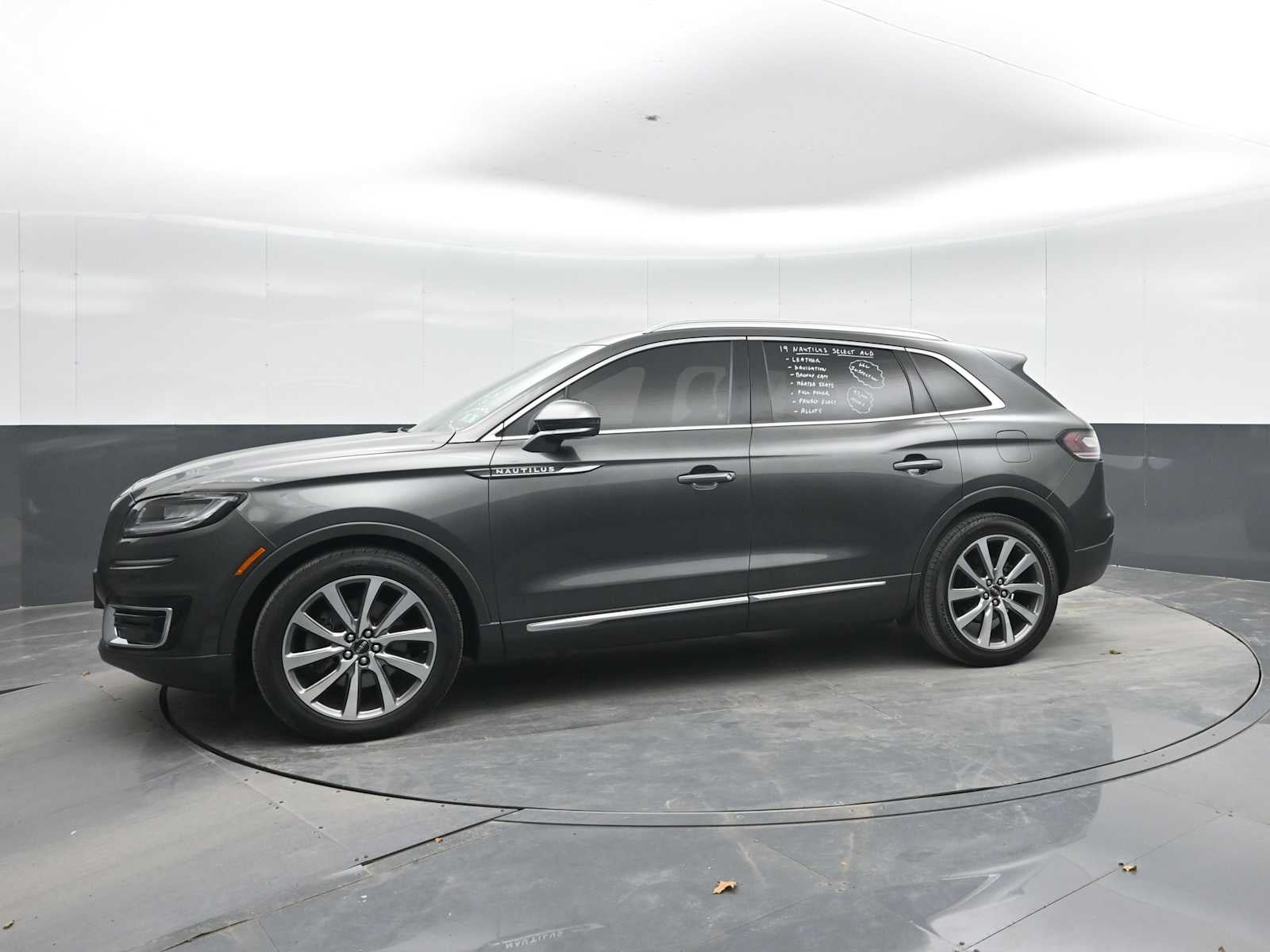 2019 Lincoln Nautilus Select